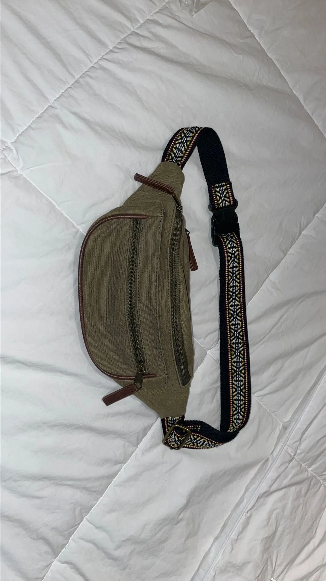 Product image for Olive green fanny pack ￼