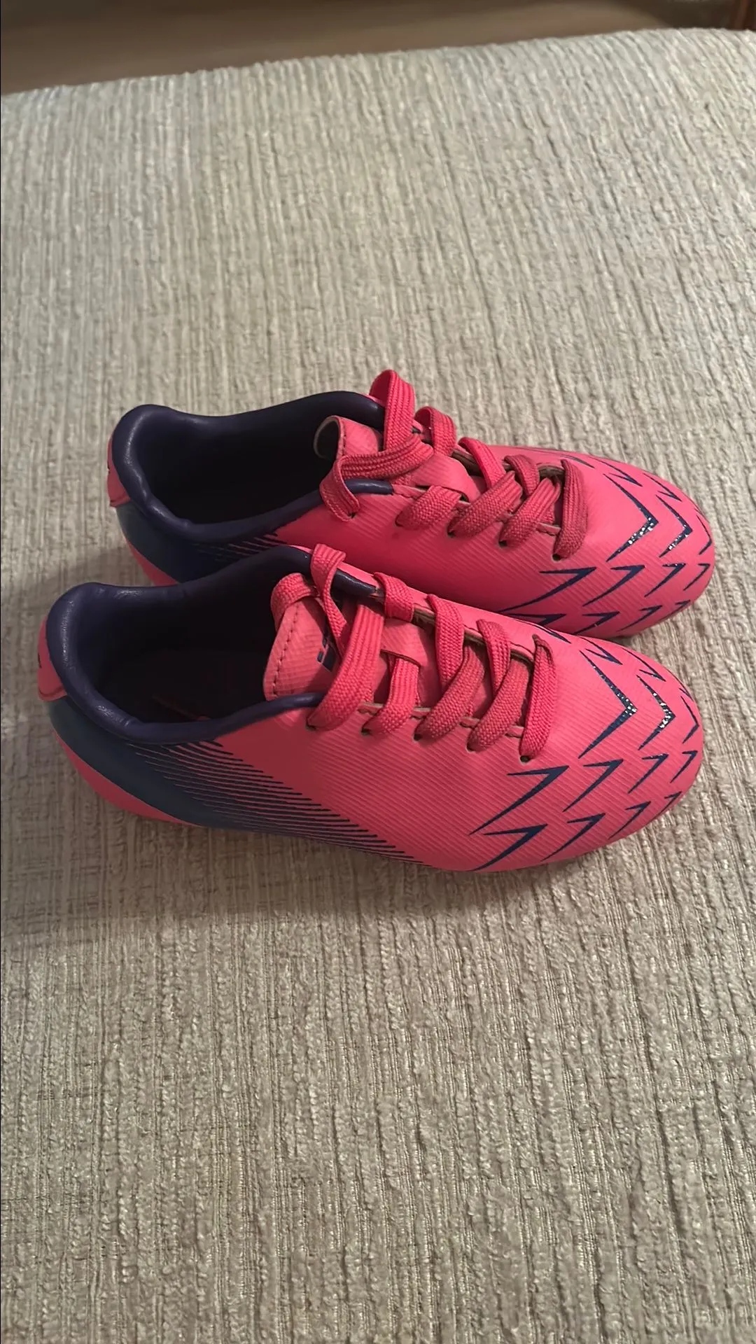Product image for Toddler size 9c soccer cleats $30