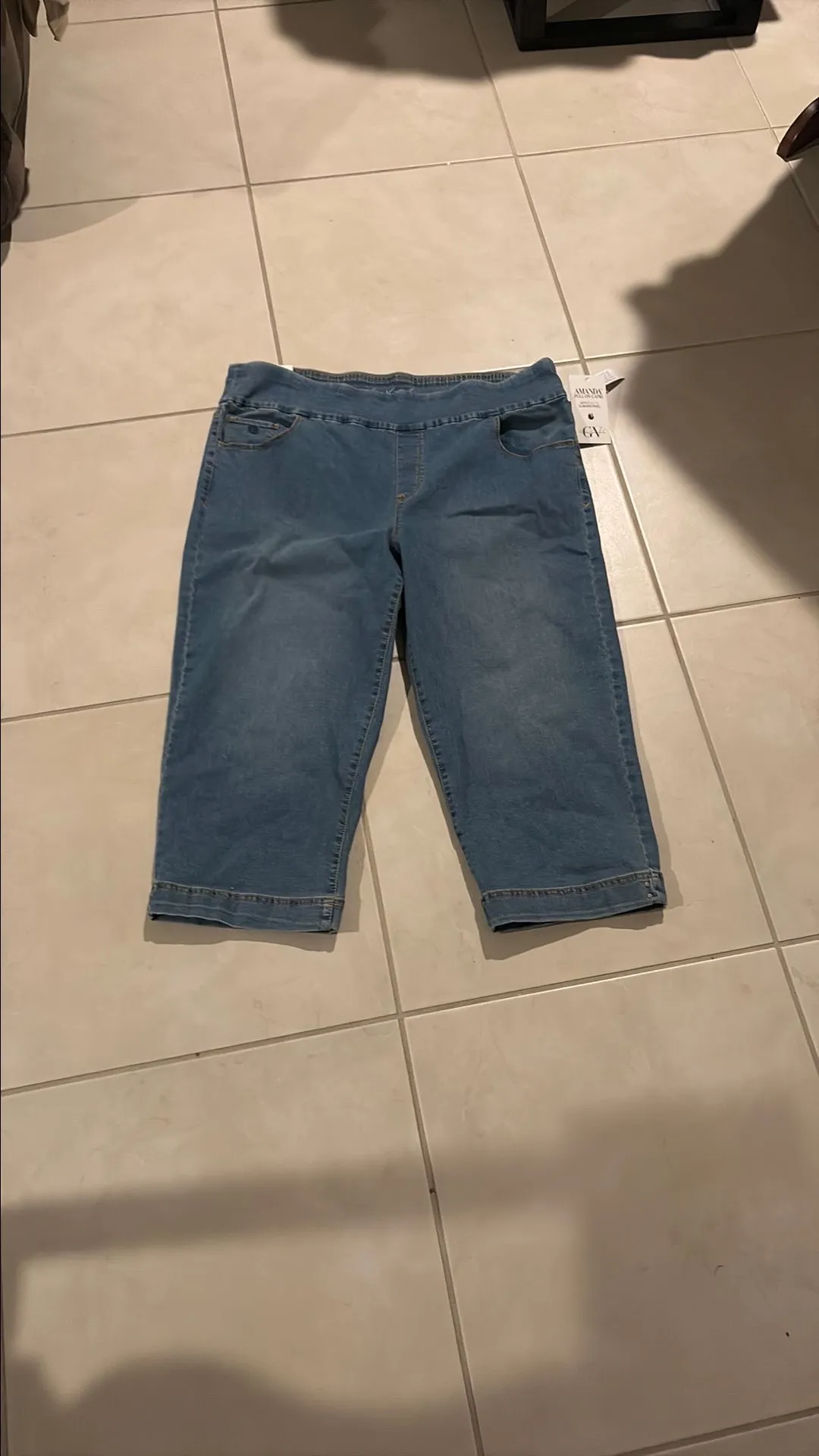 Product image for NWT $58 Gloria Vanderbilt sz 20W slimming capri