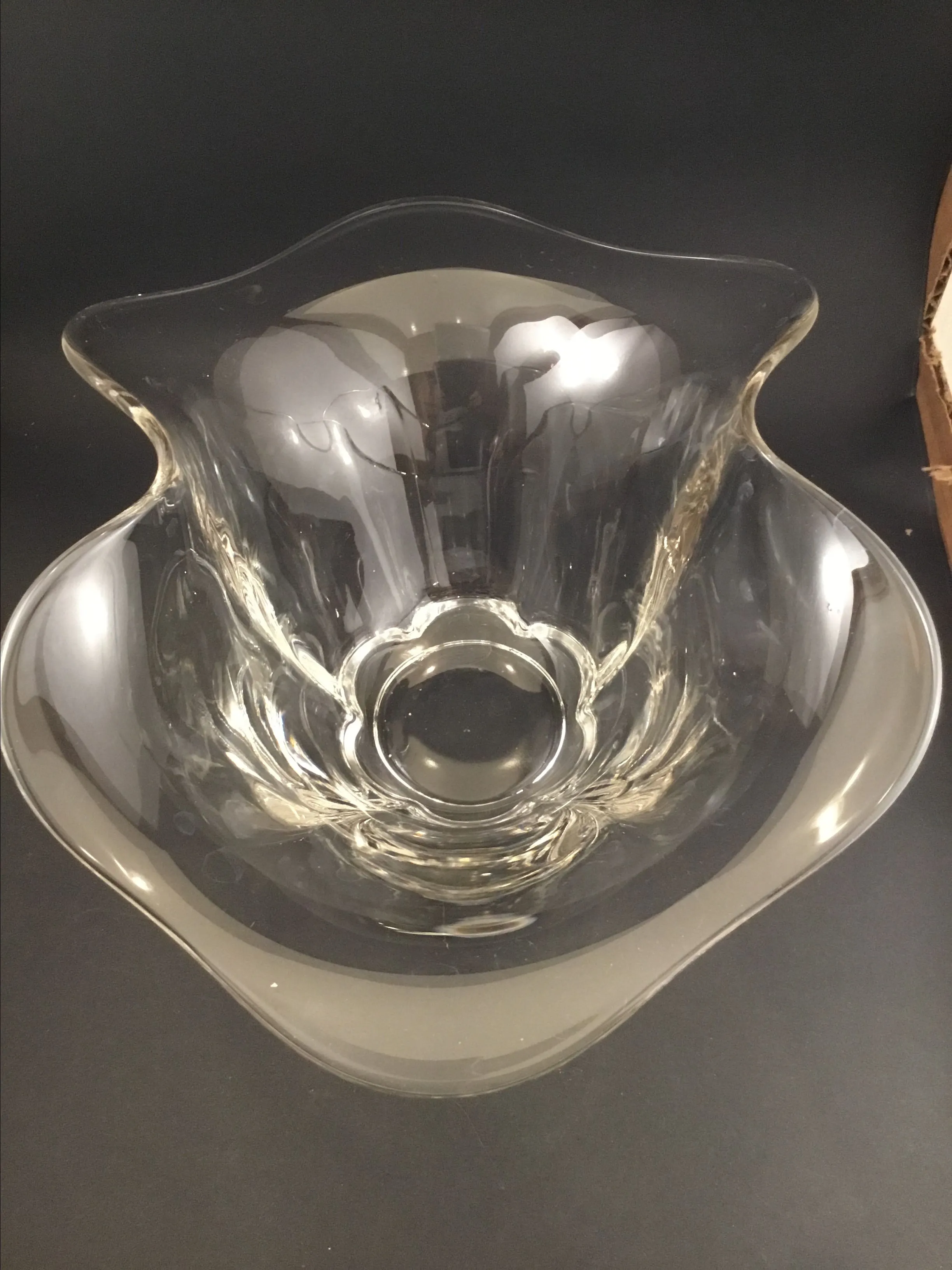 Product image for Hourglass clear serving bowl