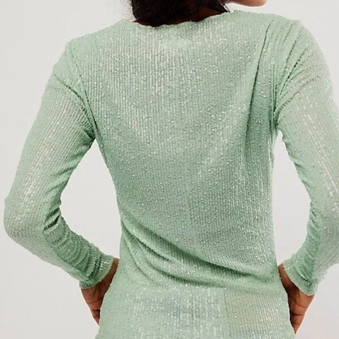 Listing Image Blurred Background