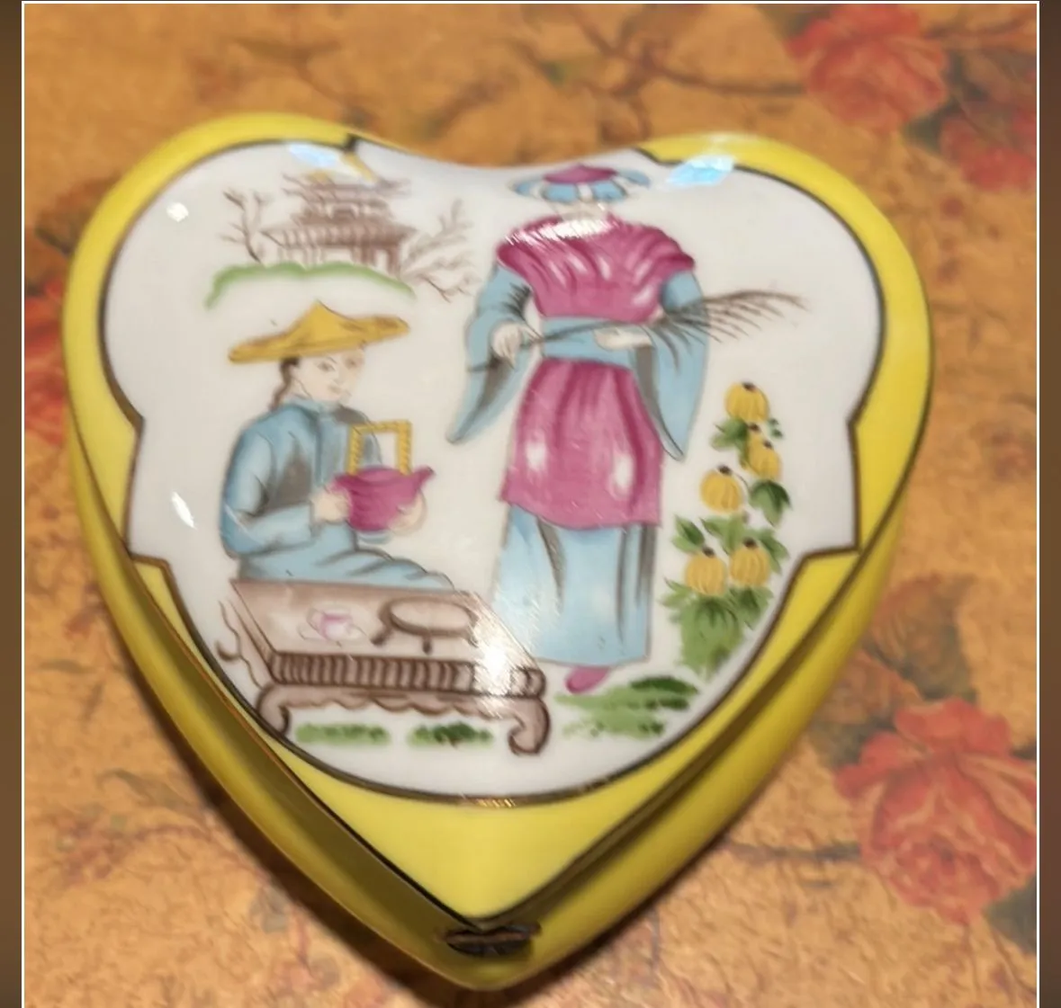 Product image for Yellow Towle heart trinket dish