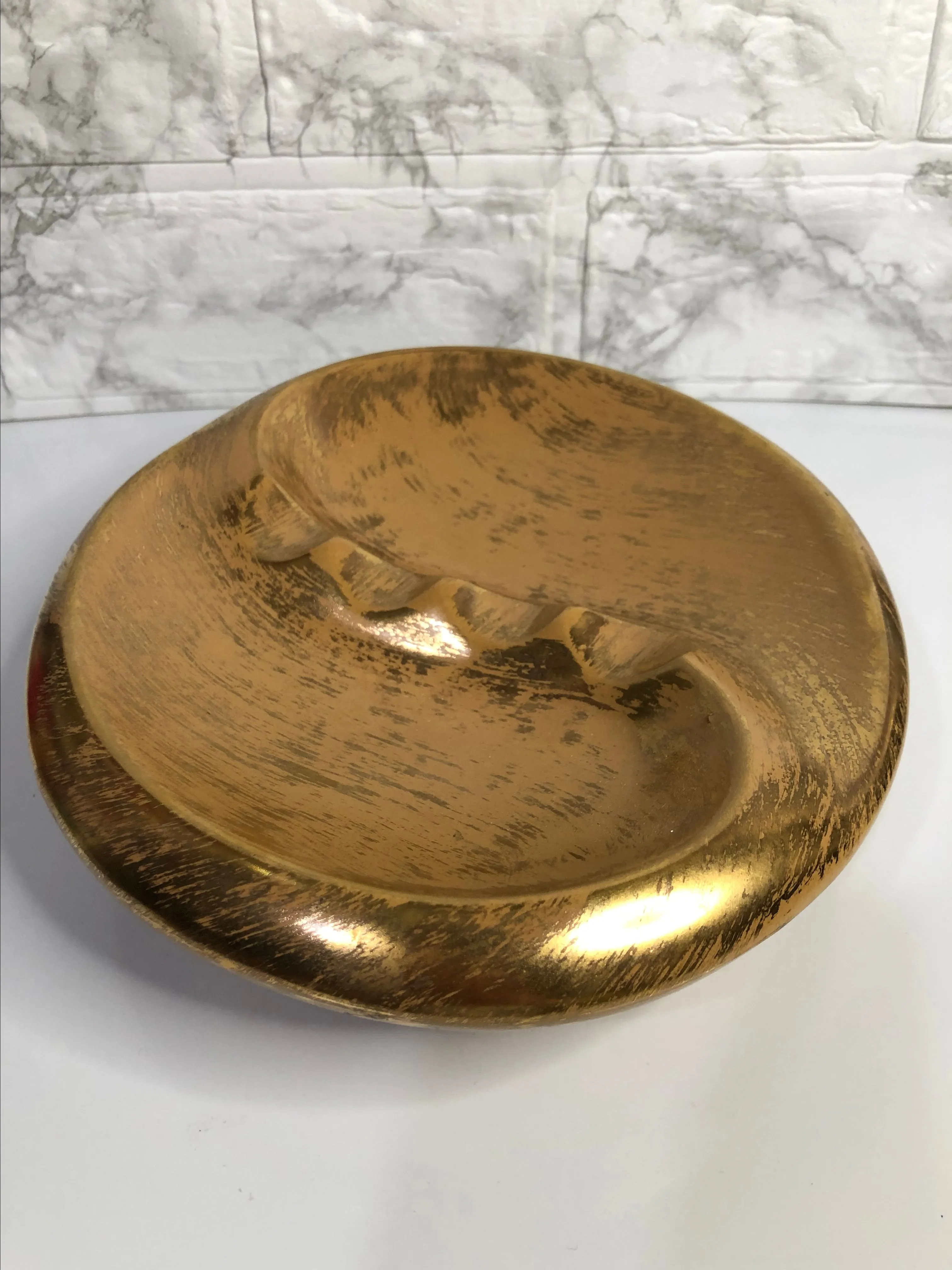 Listing Image Blurred Background