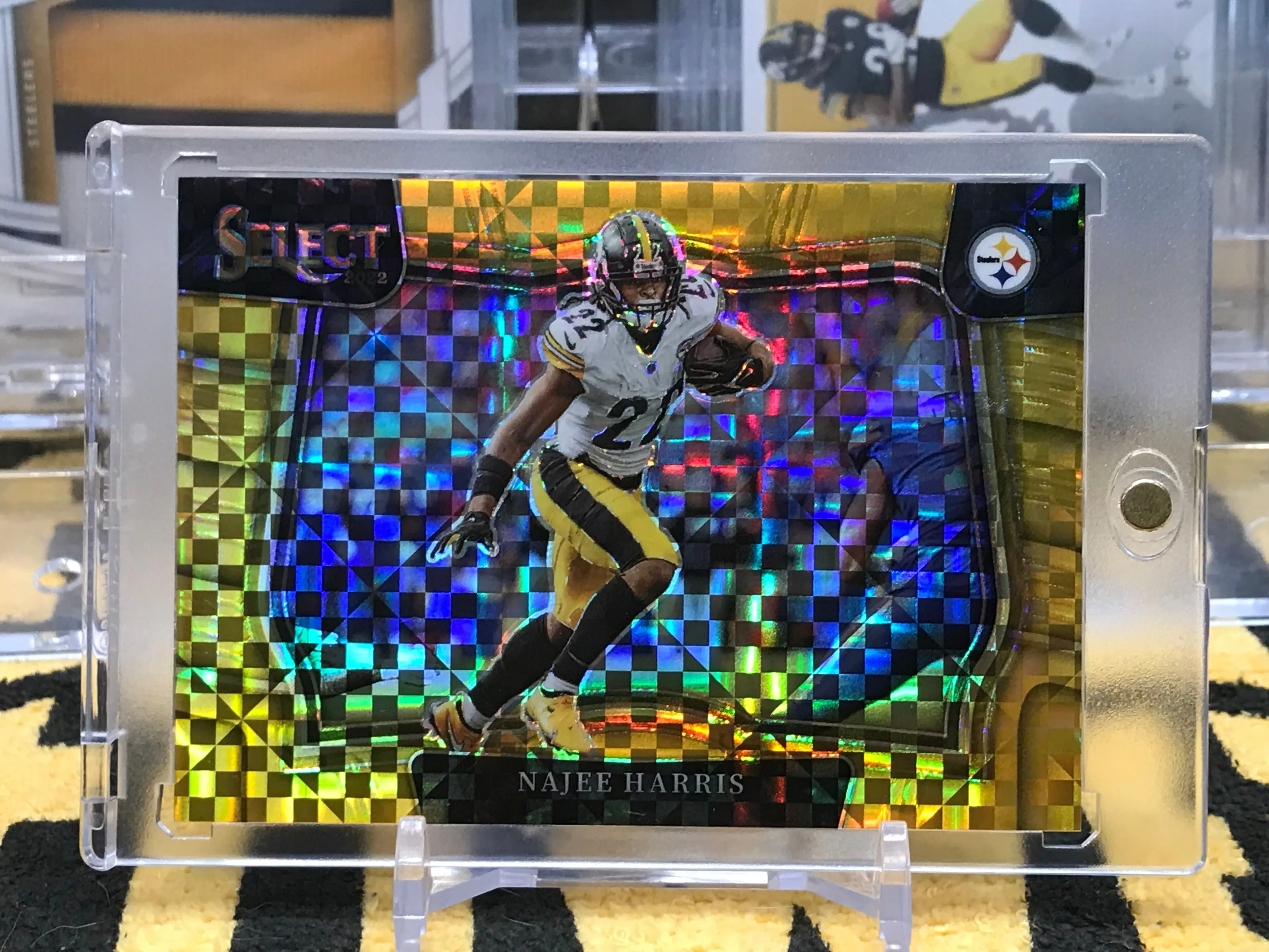 Product image for 2022 Najee Harris Gold Checkerboard Field Level Panini Select /10