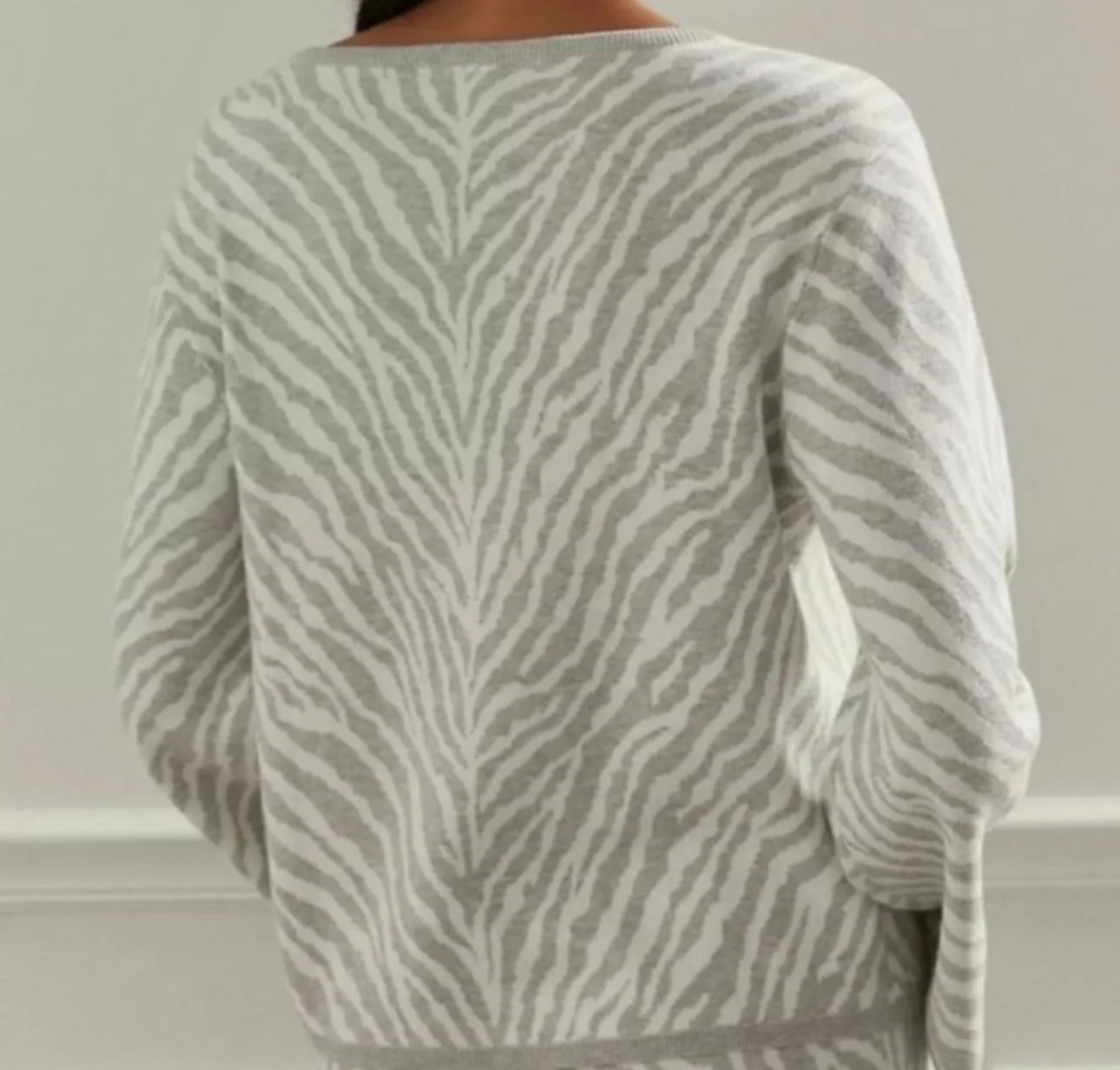 Listing Image Blurred Background