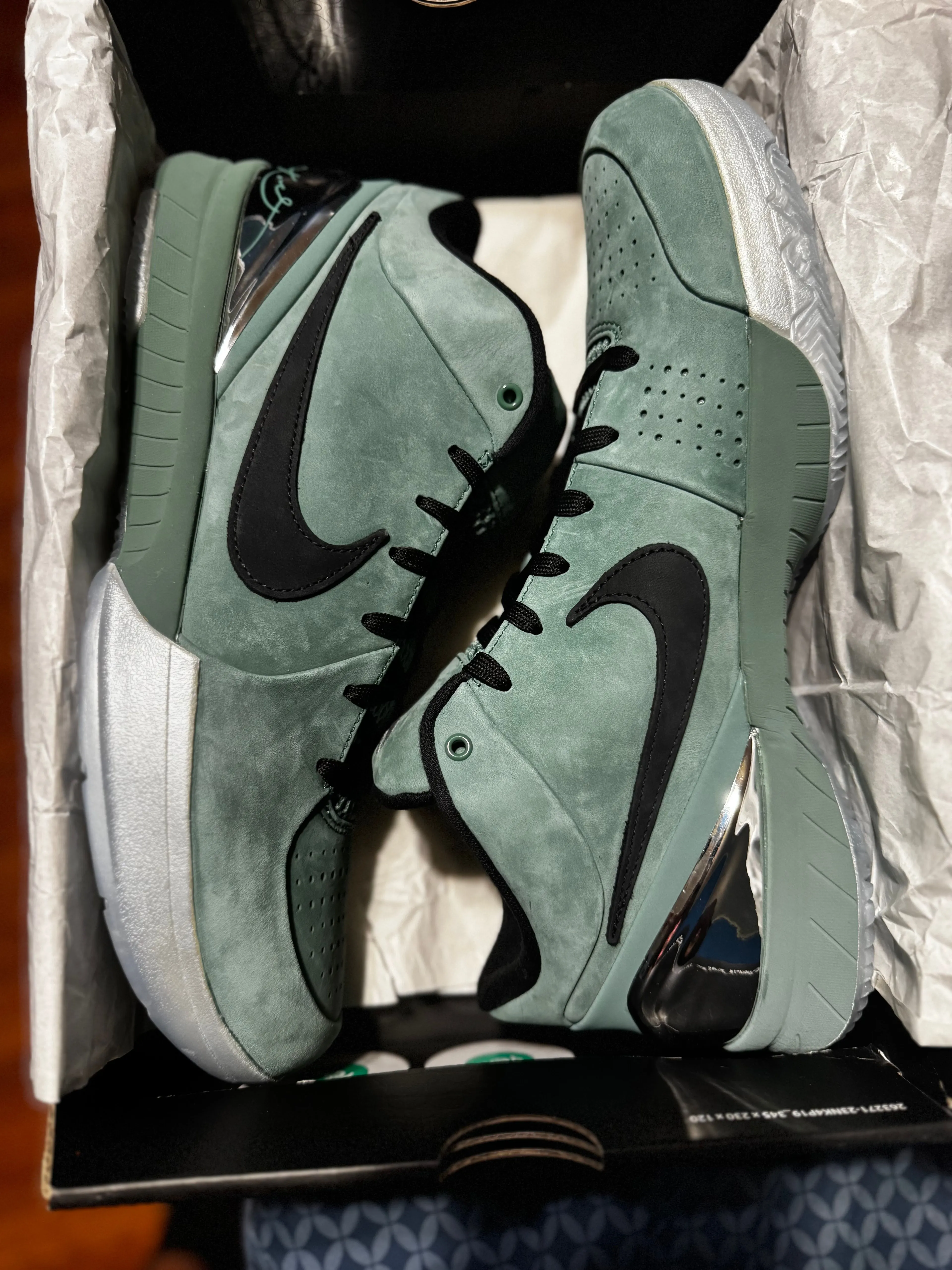 Product image for Brand New DS Kobe Girl Dad OG All Size 12M