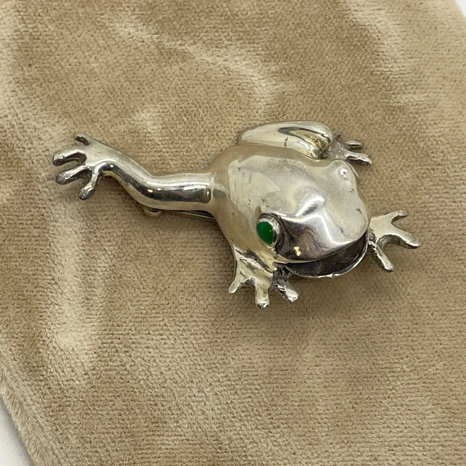 Product image for 925 Sterling Silver Mexico Frog Brooch Pin with Green Glass Eyes