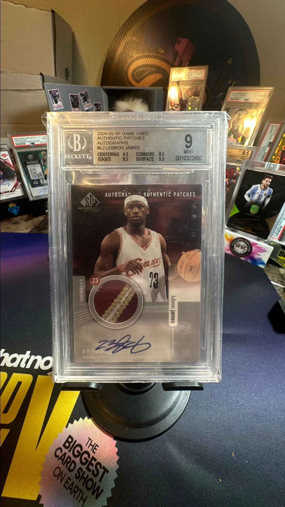 Product image for Lebron James sp game used patch auto /50