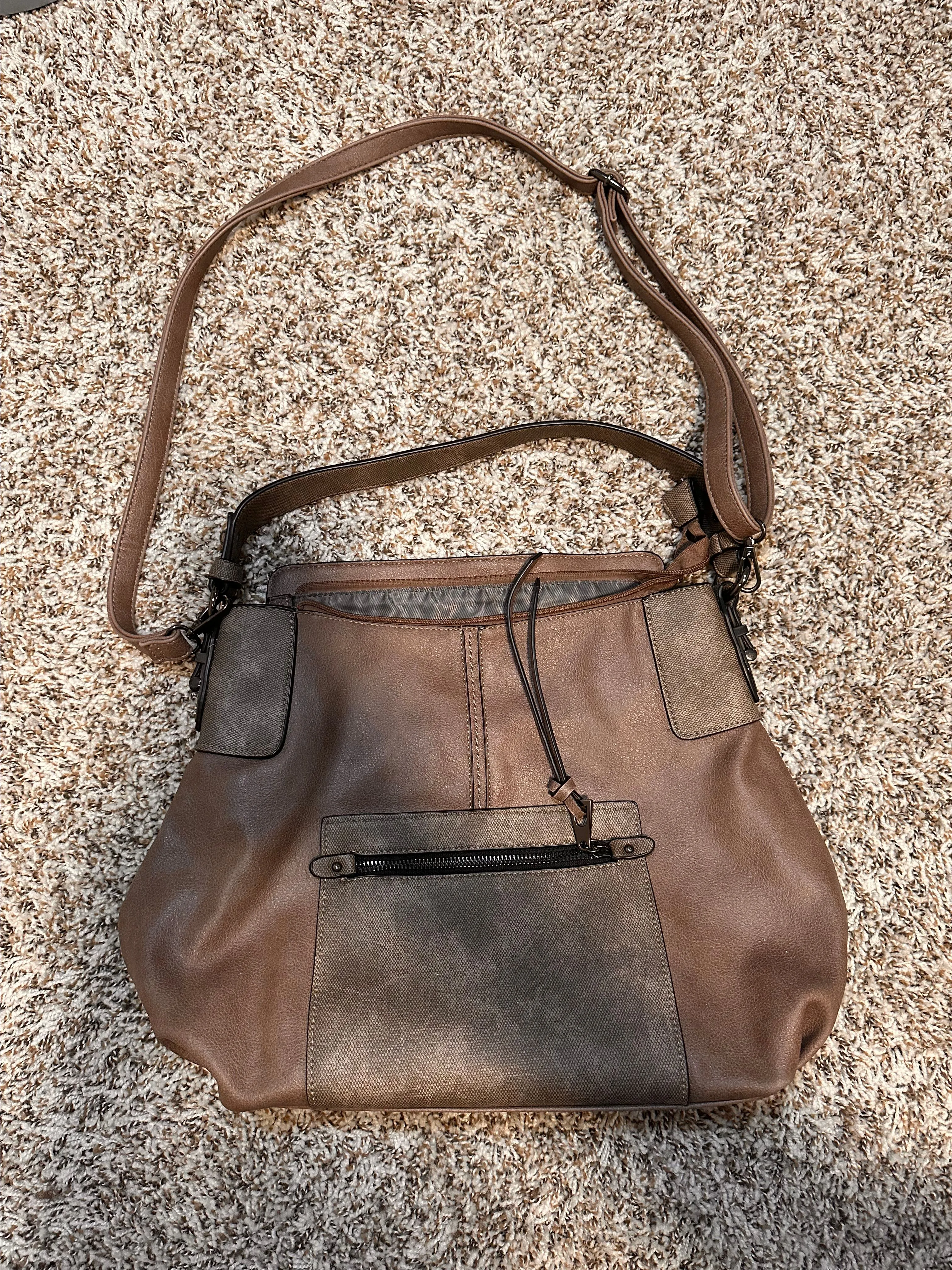 Product image for Realer Shoulder Bag