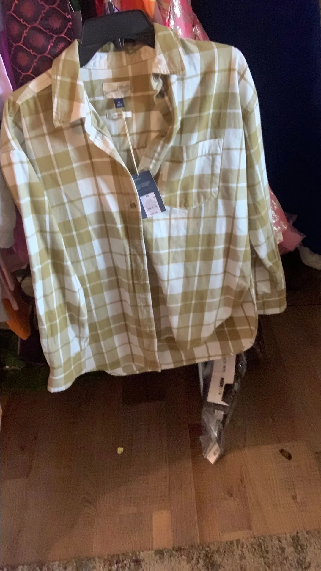 Listing Image Blurred Background
