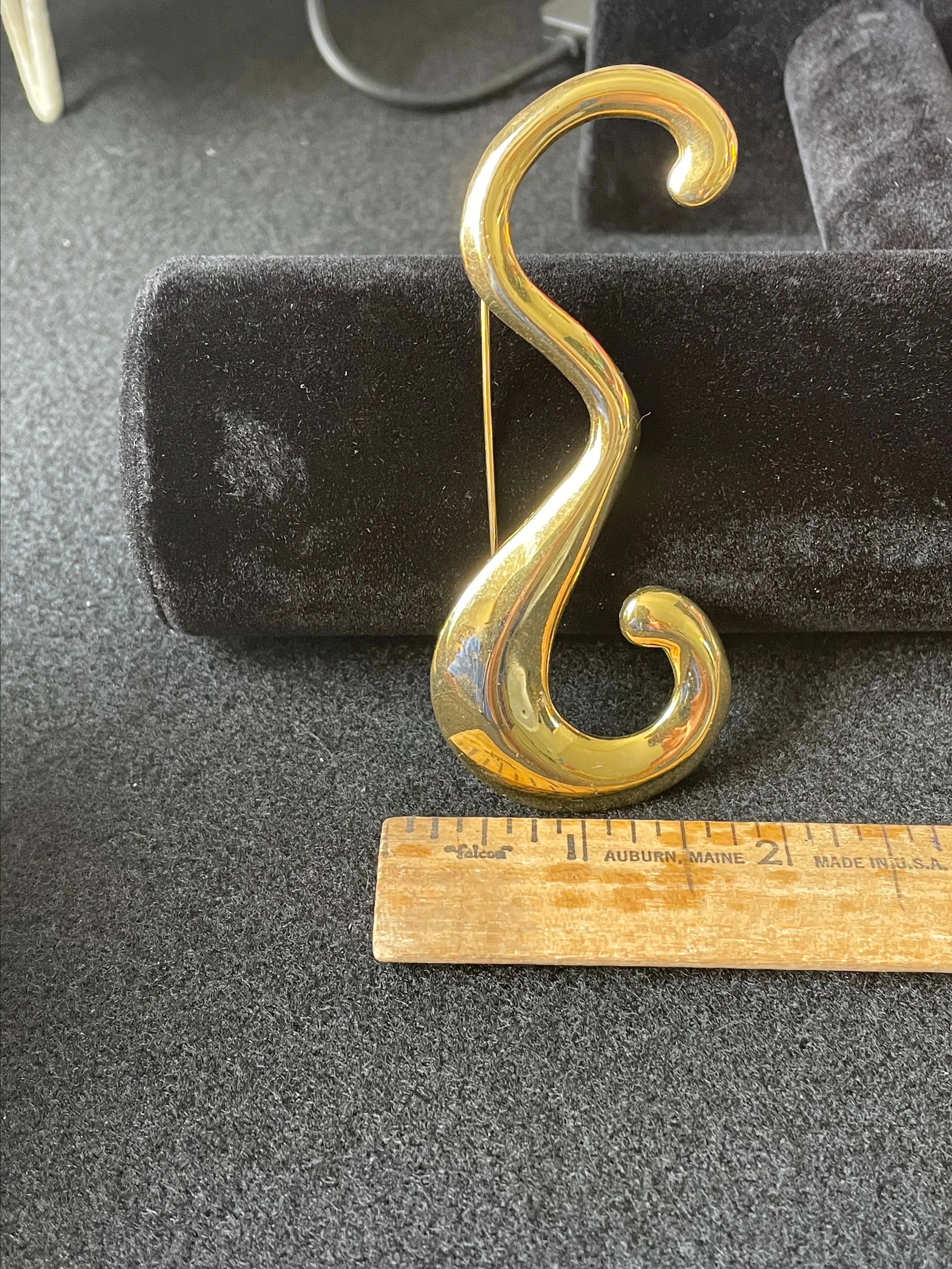Product image for 'E' Brooch