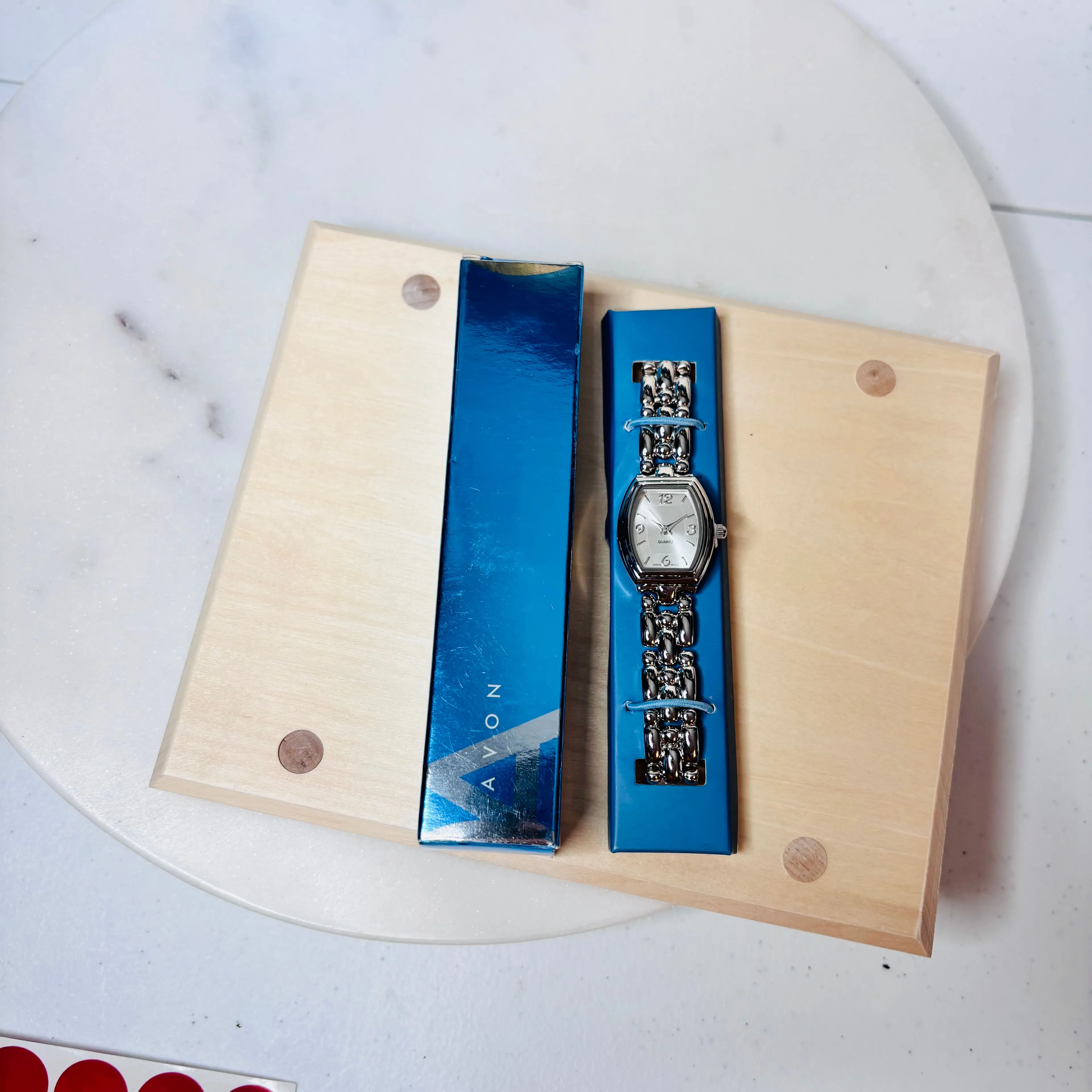 Product image for AVON WATCH #8 silver-tone classic link