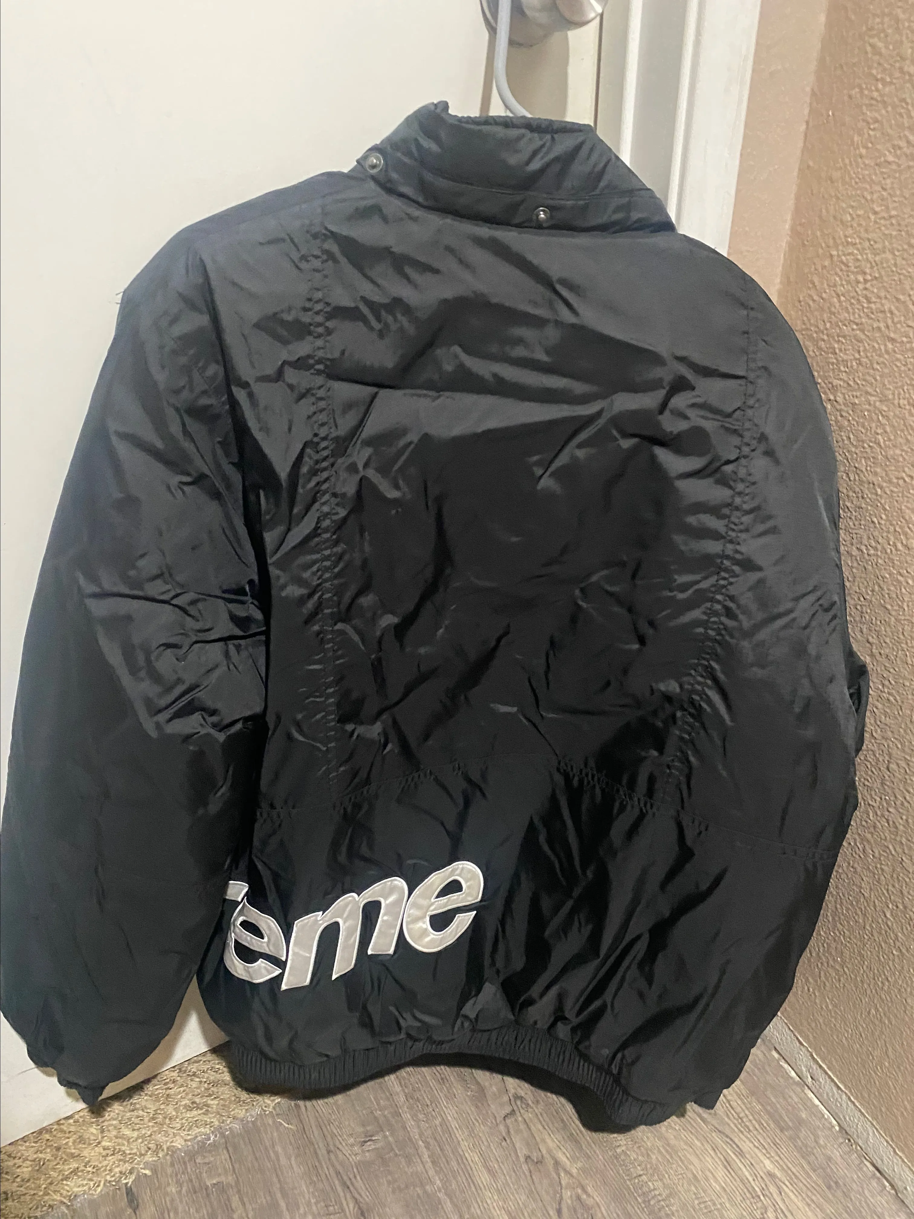 Listing Image Blurred Background