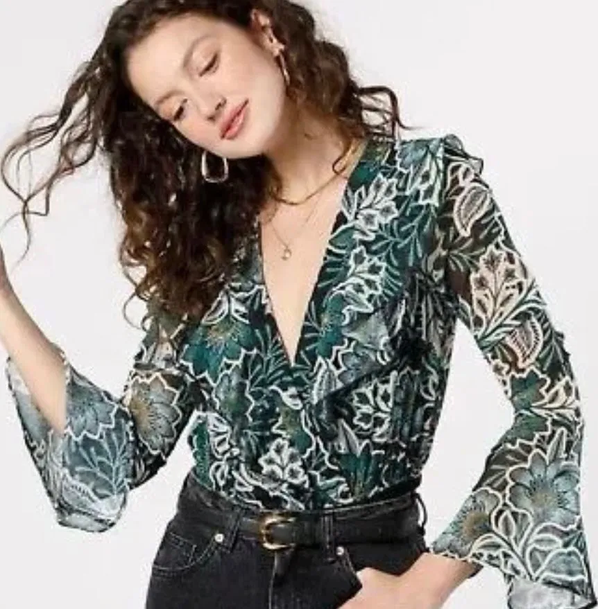 Listing Image Blurred Background