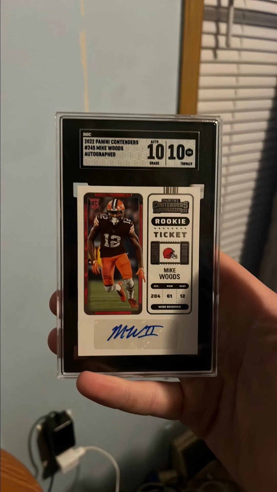 Product image for Browns WR Mike Woods Rookie Auto