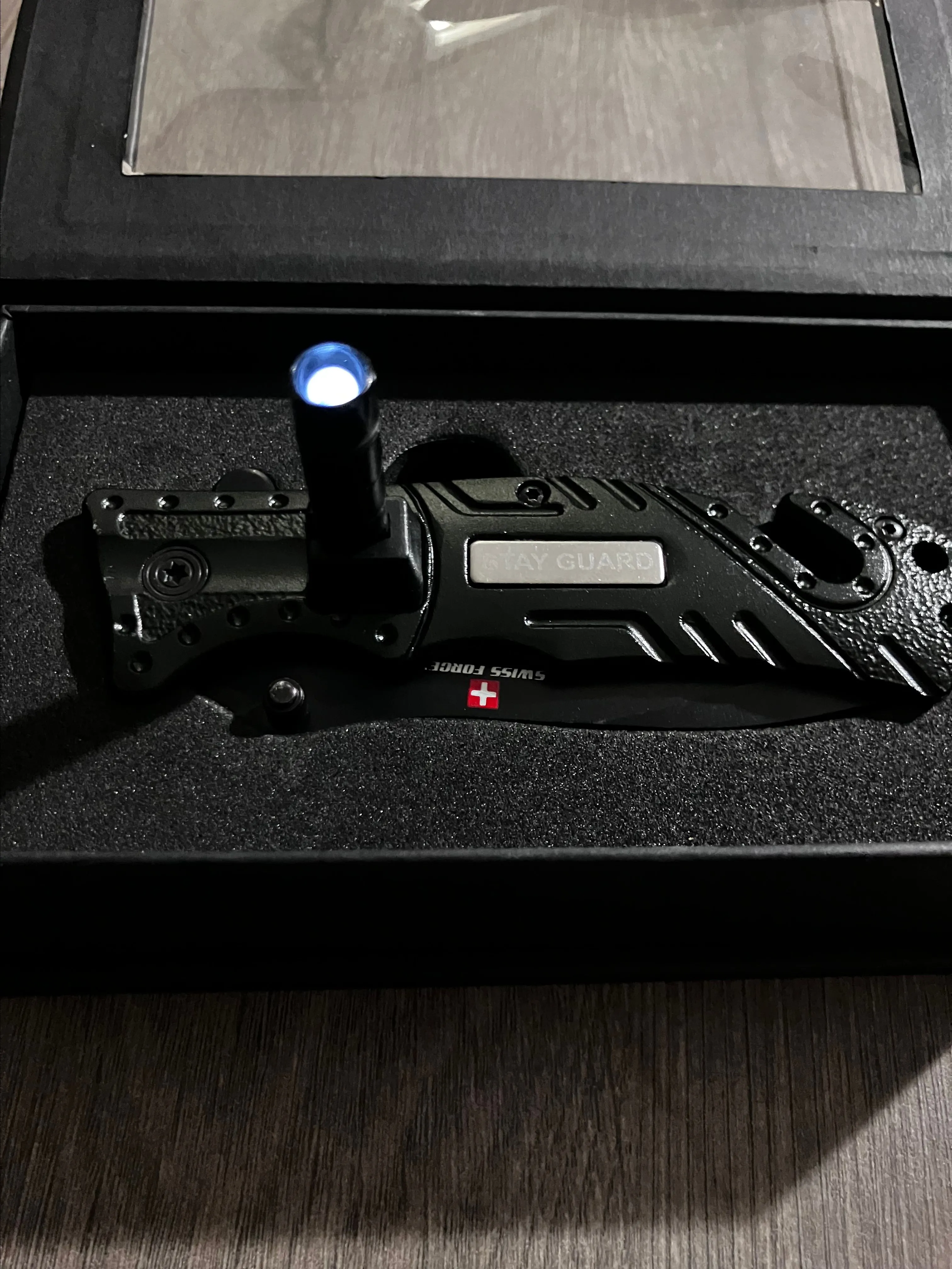 Listing Image Blurred Background