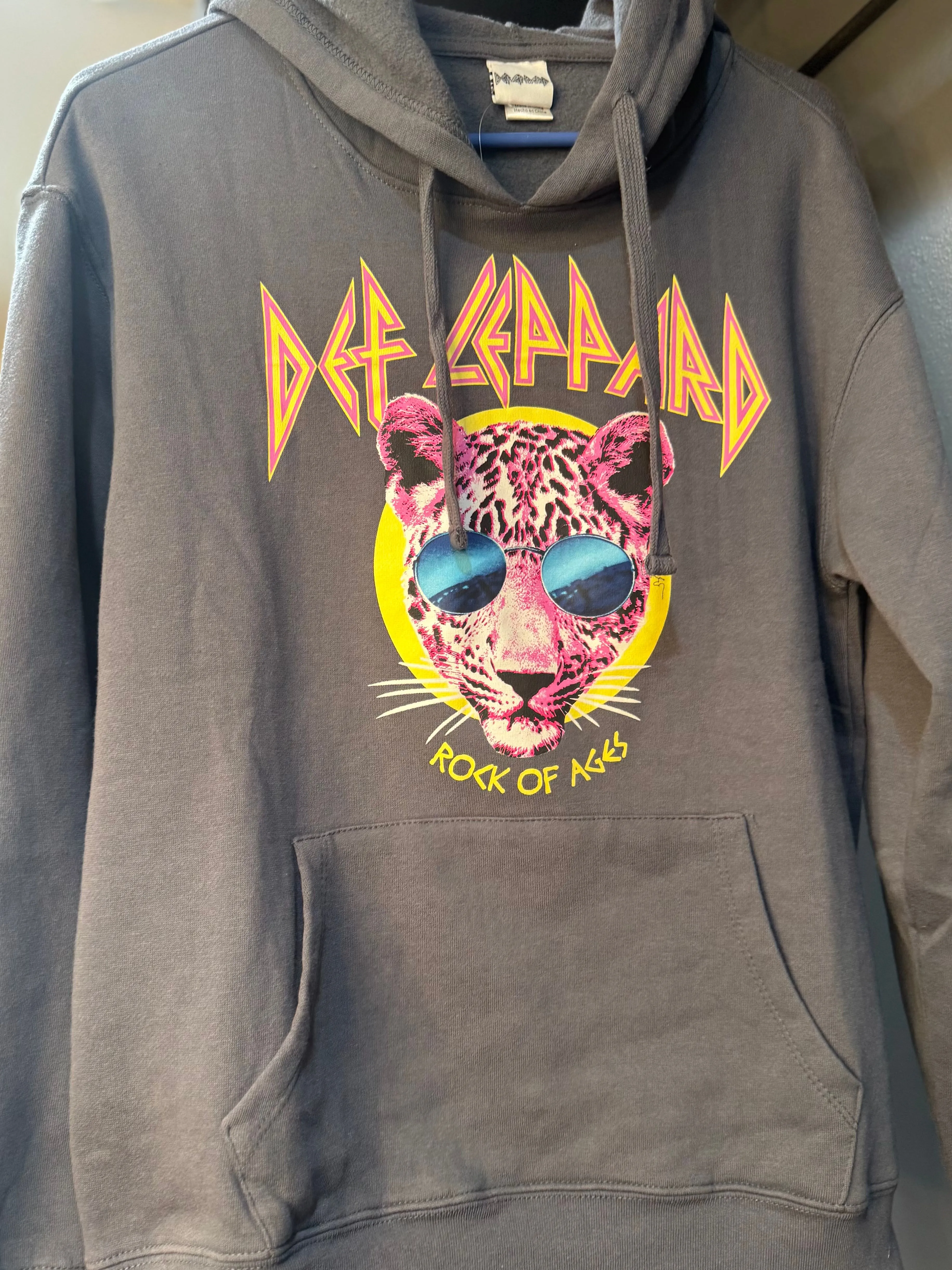 Product image for Def Leppard new with tag hoodie size Medium