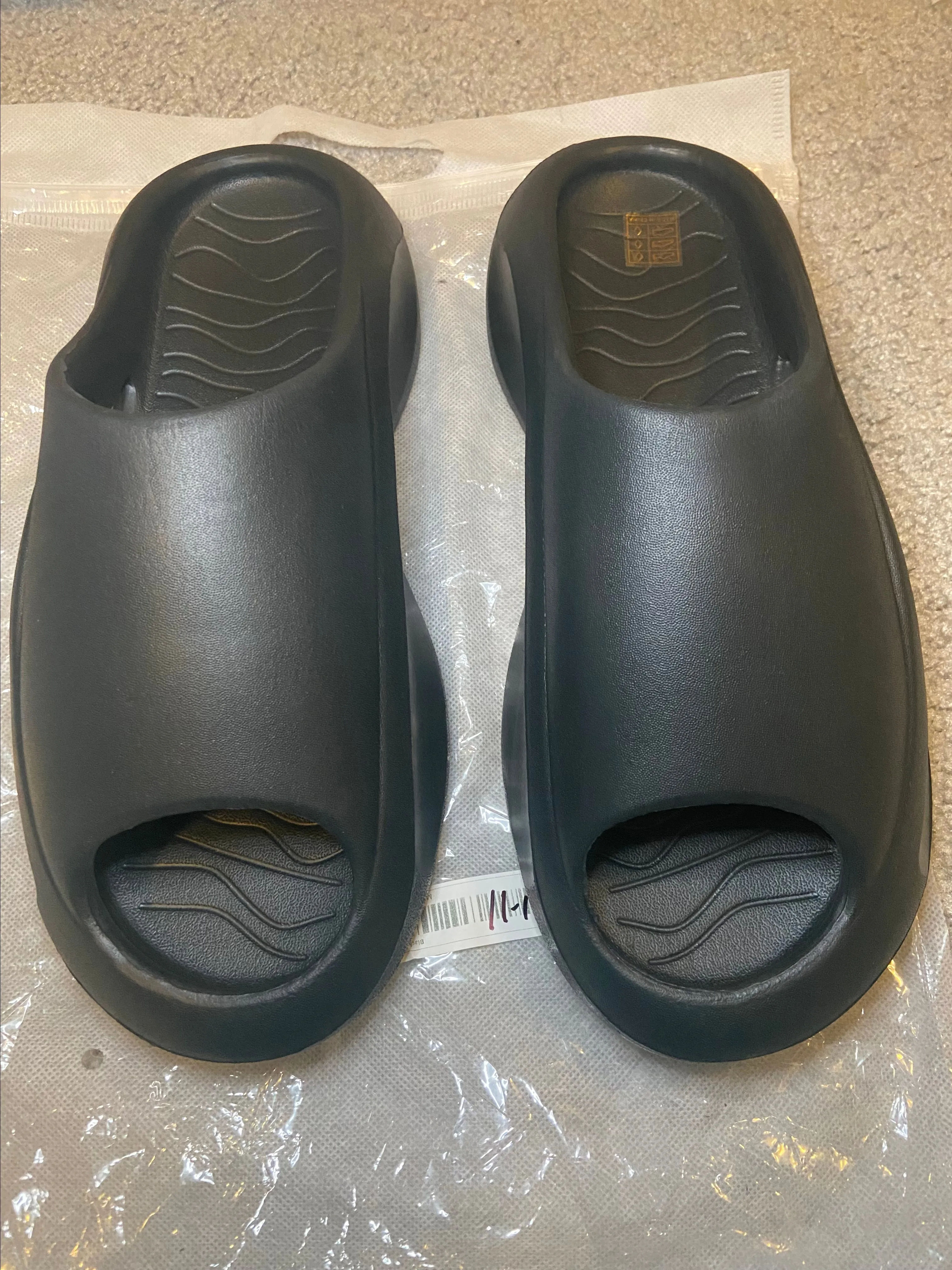 Product image for Men SHEIN Slides