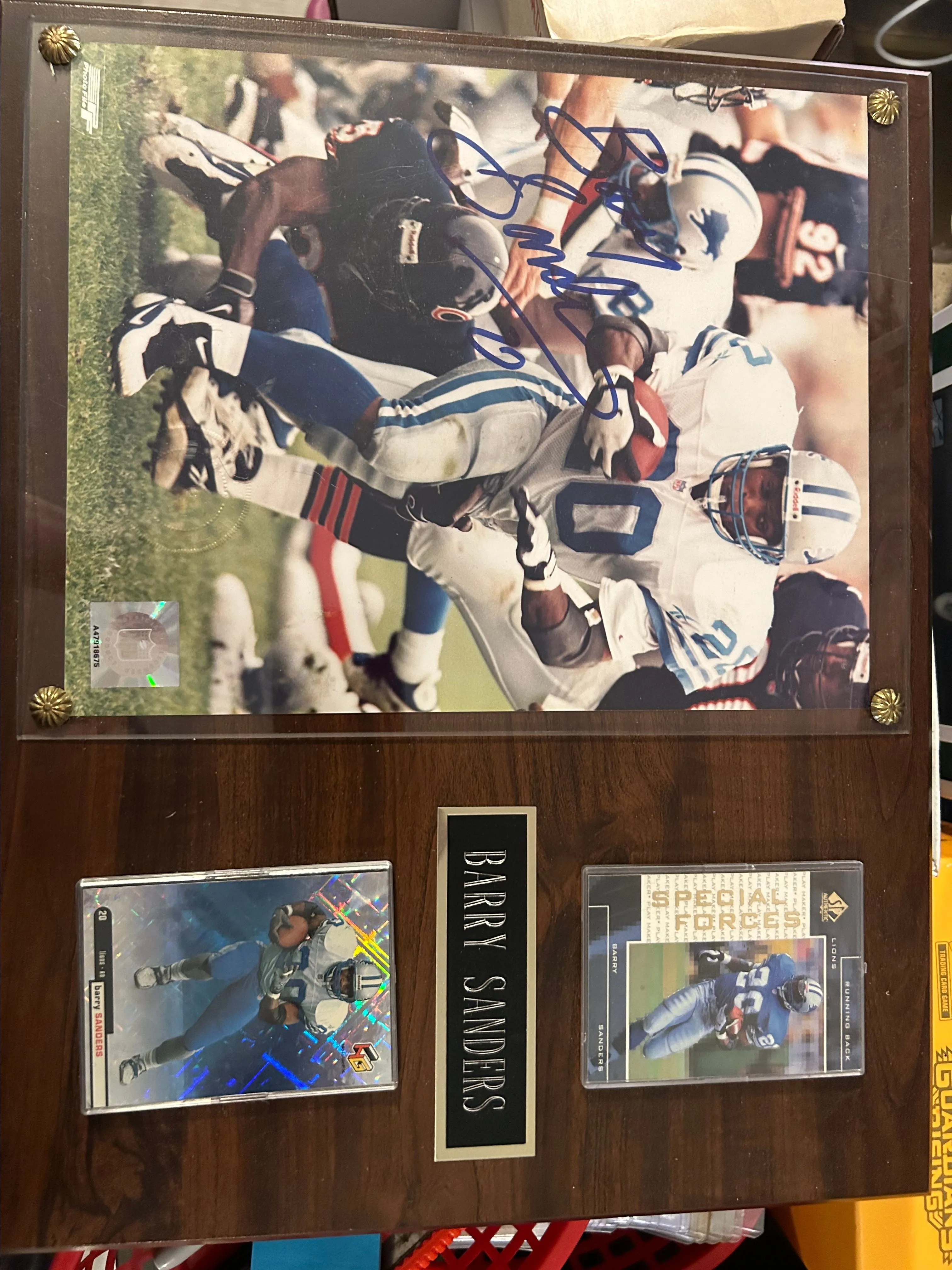Product image for Barry Sanders Autographed Photo and X2 Cards Framed