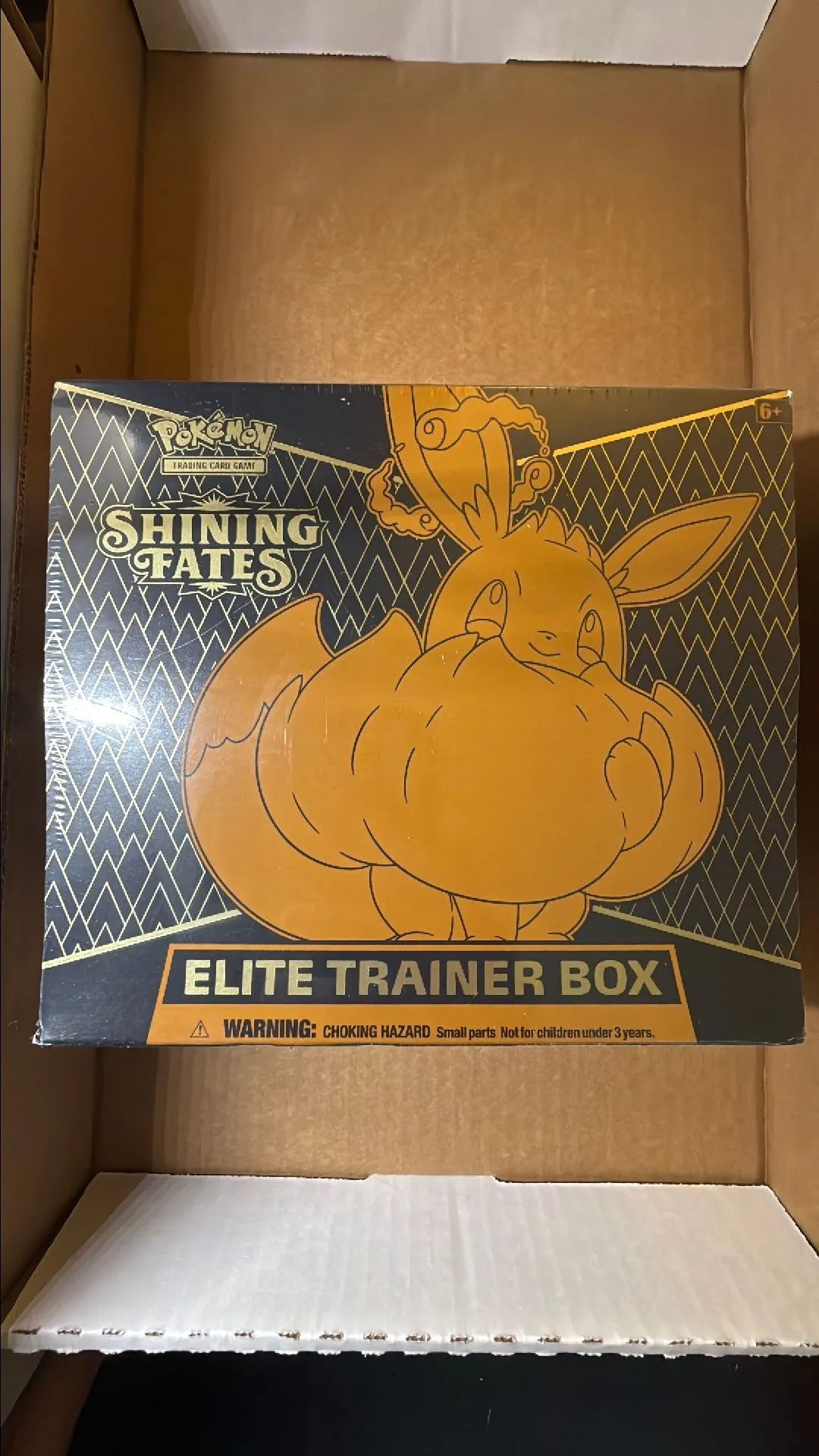 Product image for Pokémon Shiny Fates ETB