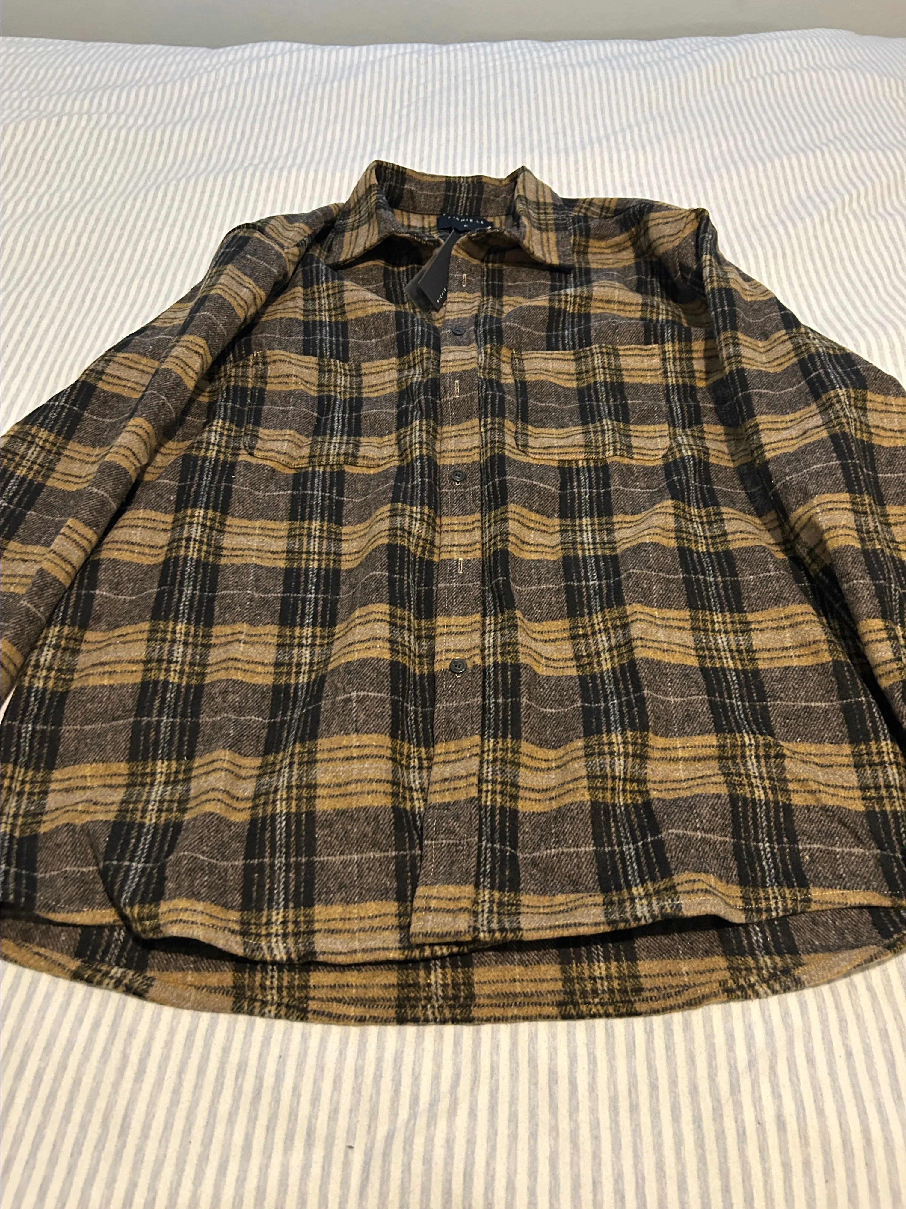 Listing Image Blurred Background