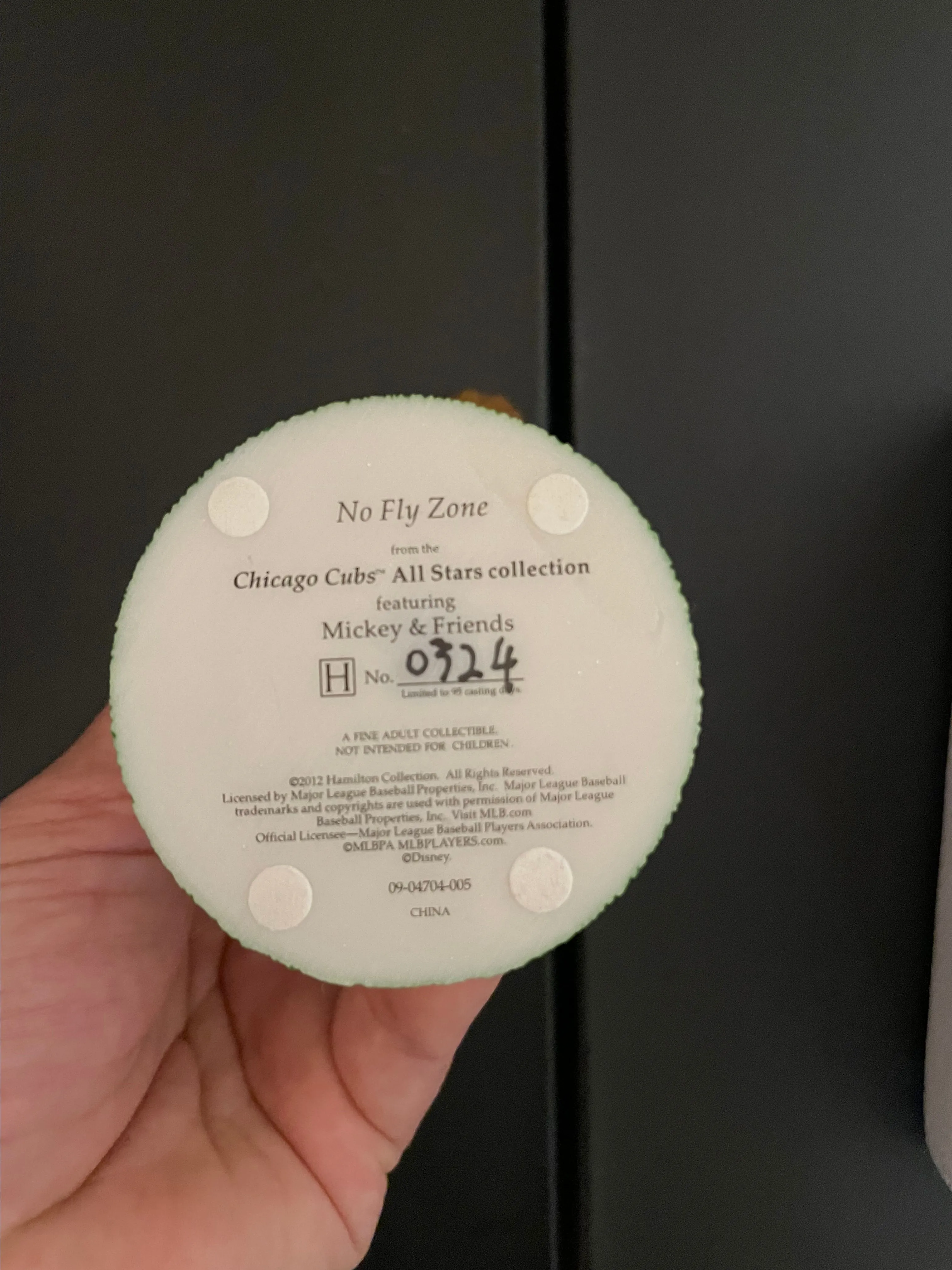 Listing Image Blurred Background