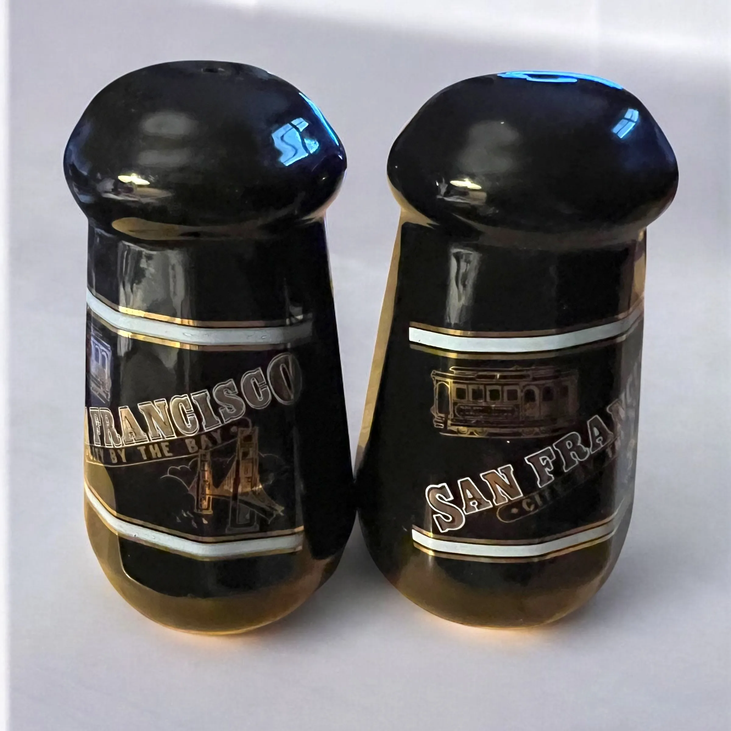 Product image for 056 souvenir, San Francisco, Francisco, black salt and pepper