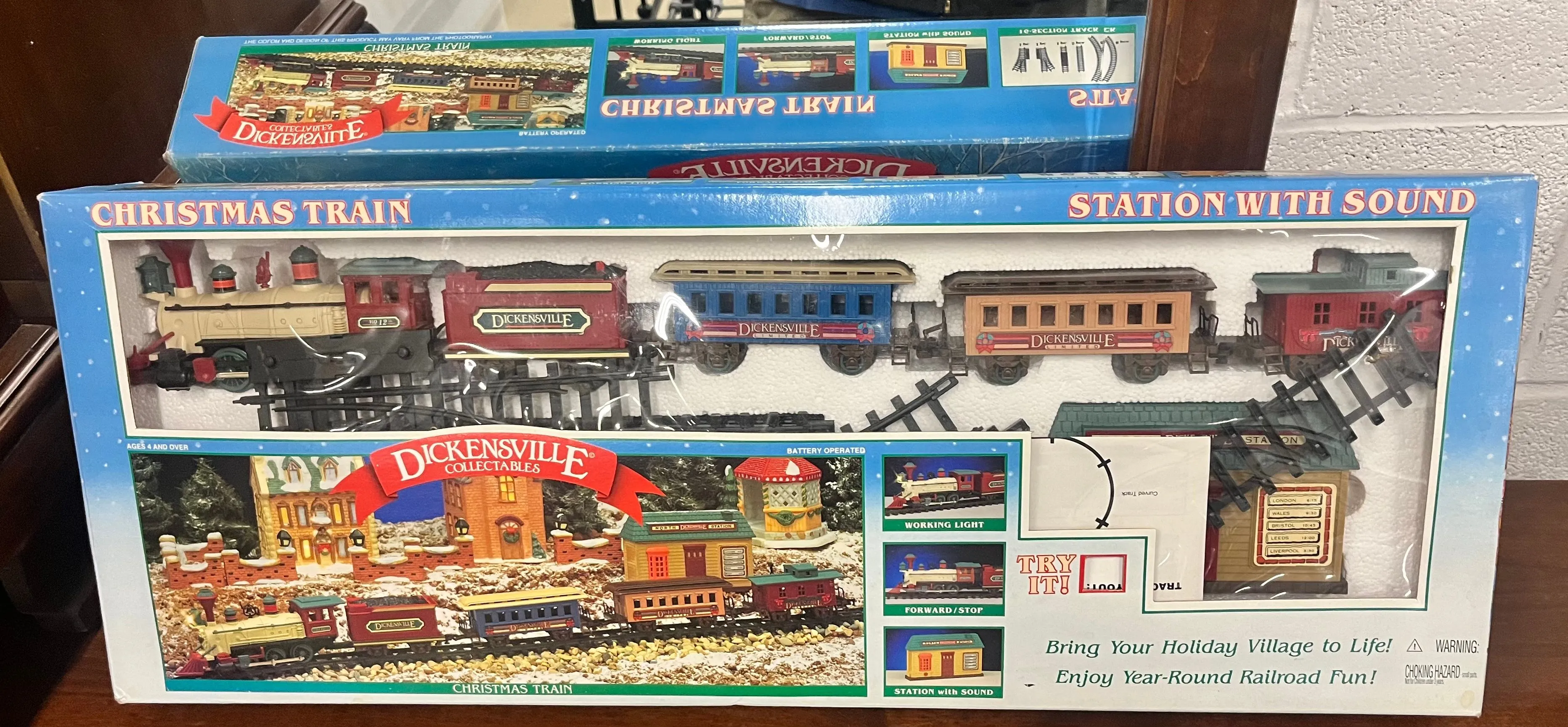 Product image for Dickensville Christmas Train