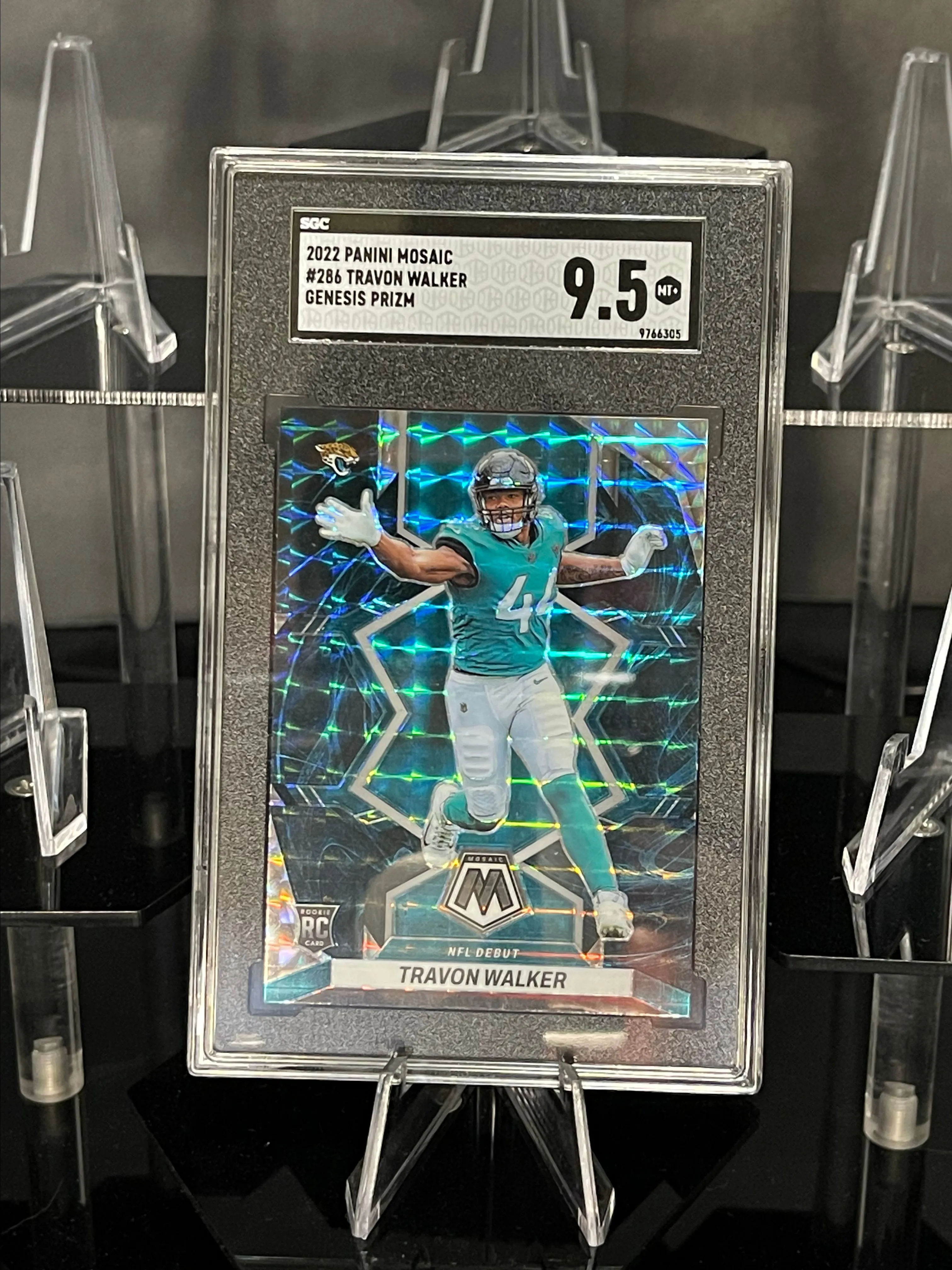 Product image for 2022 Panini Mosaic Travon Walker Genesis Prizm
