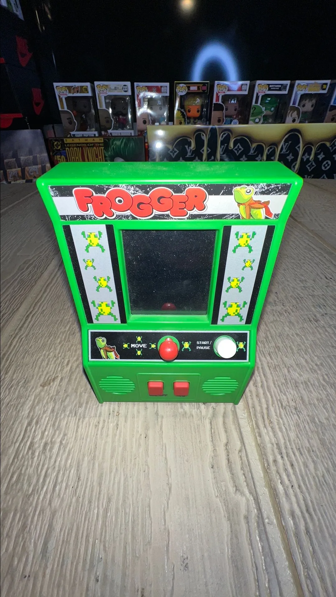 Product image for Frogger Retro Mini Arcade Machine Handheld Video Game