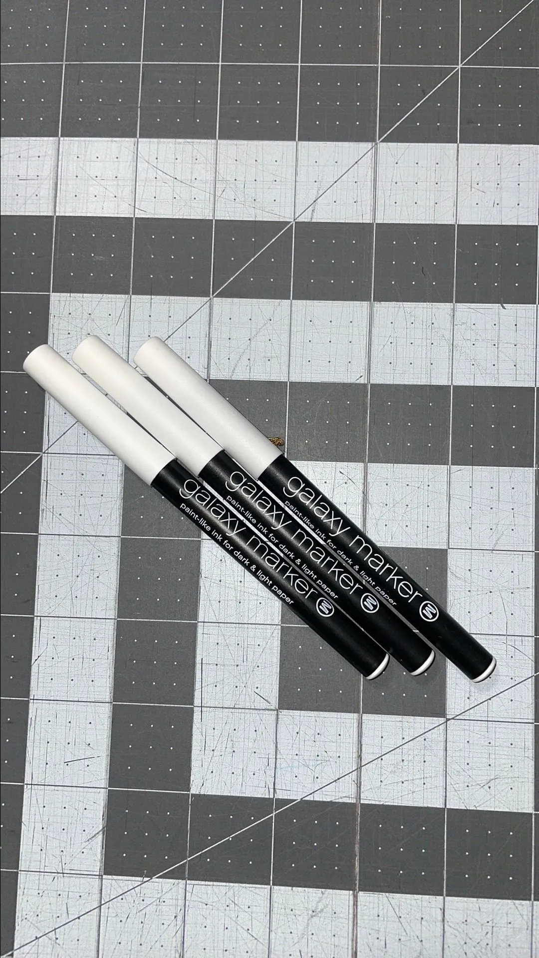 Product image for B0c0 Galaxy Marker Chalk paint like Opaque ink, set of 3
