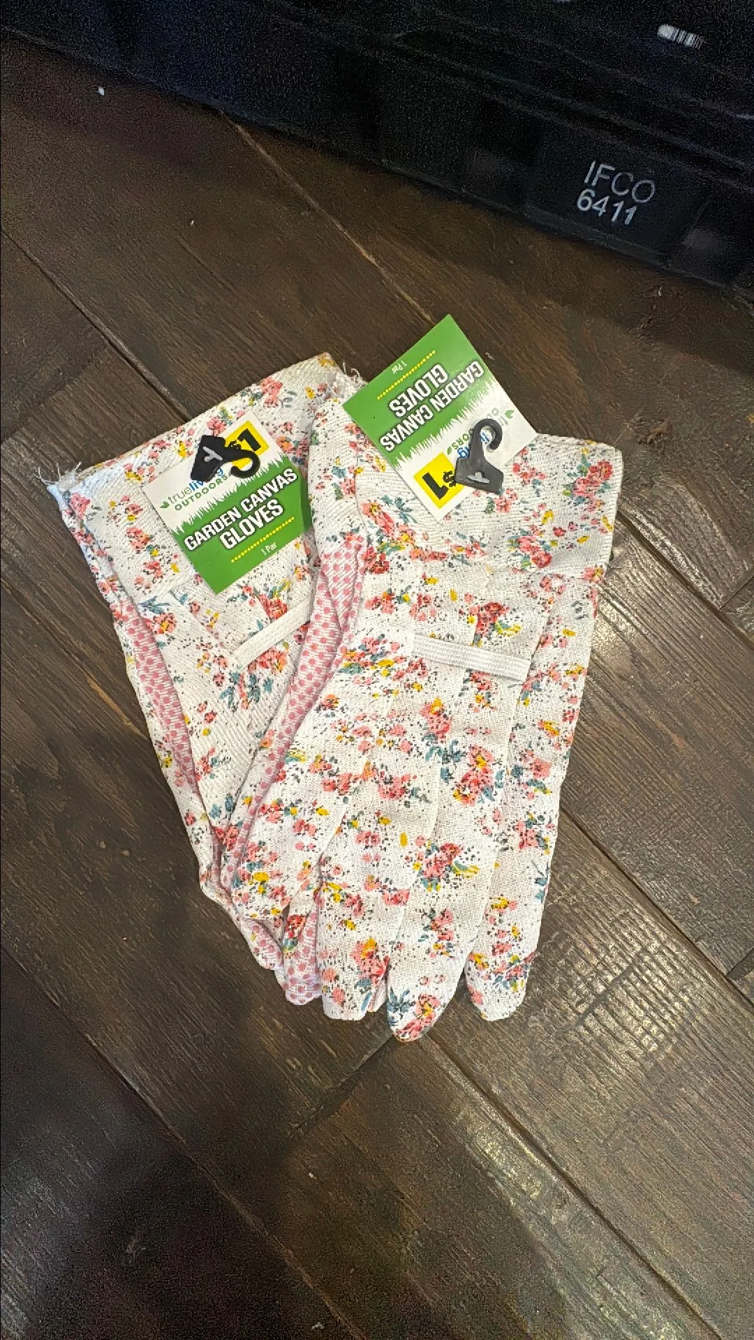 Product image for Floral canvas garden gloves lot of 2
