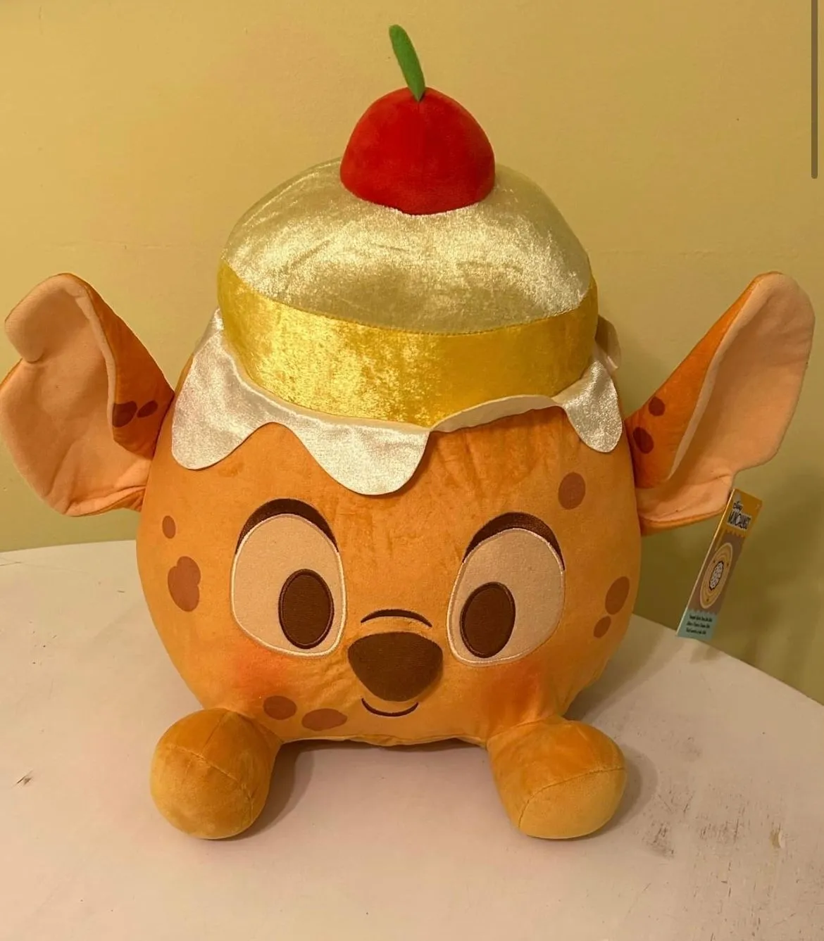 Product image for Disney Stitch Pineapple Munchling NEW!