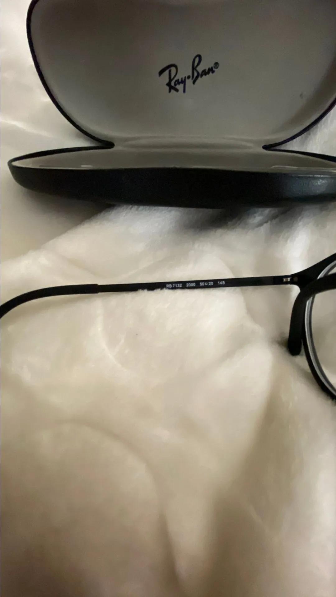Listing Image Blurred Background