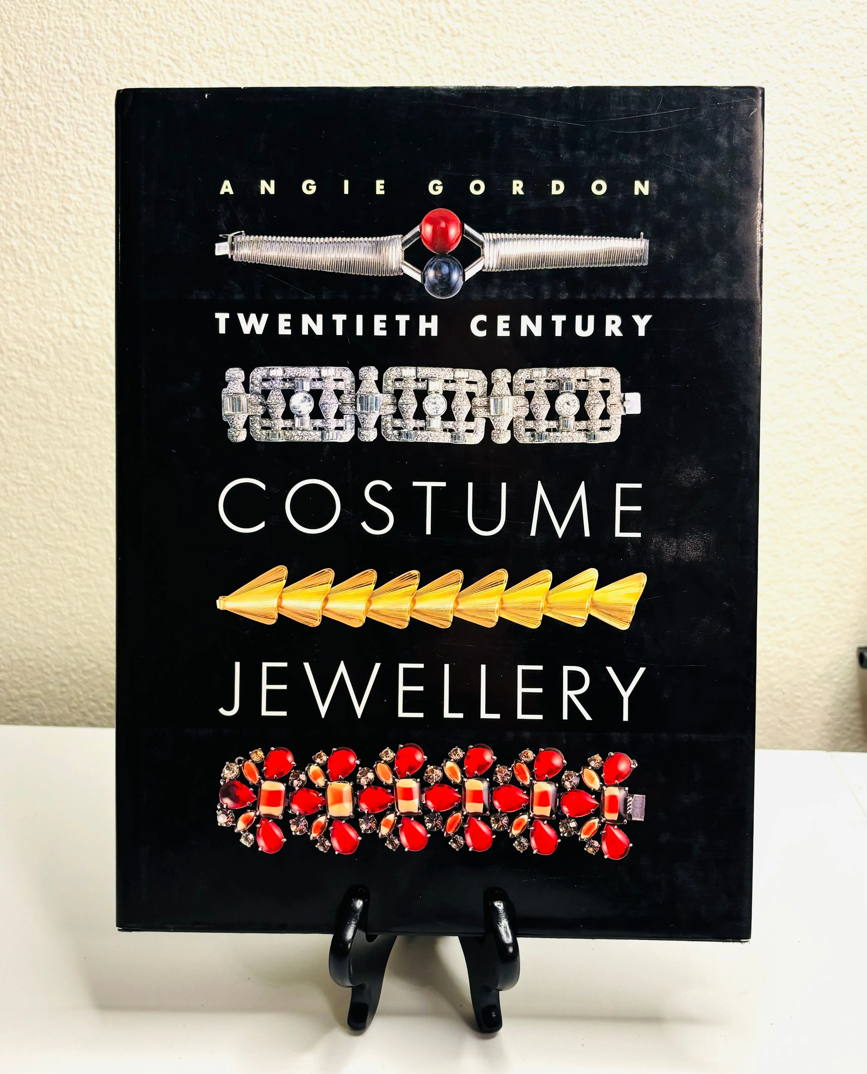 Product image for Costume Jewelry Book