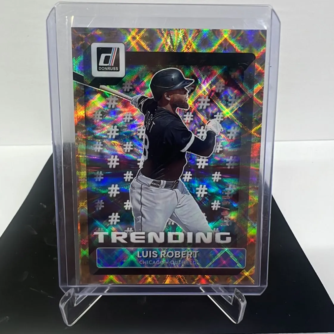Product image for #219 2022 Donruss Luis Robert Trending Gold /999