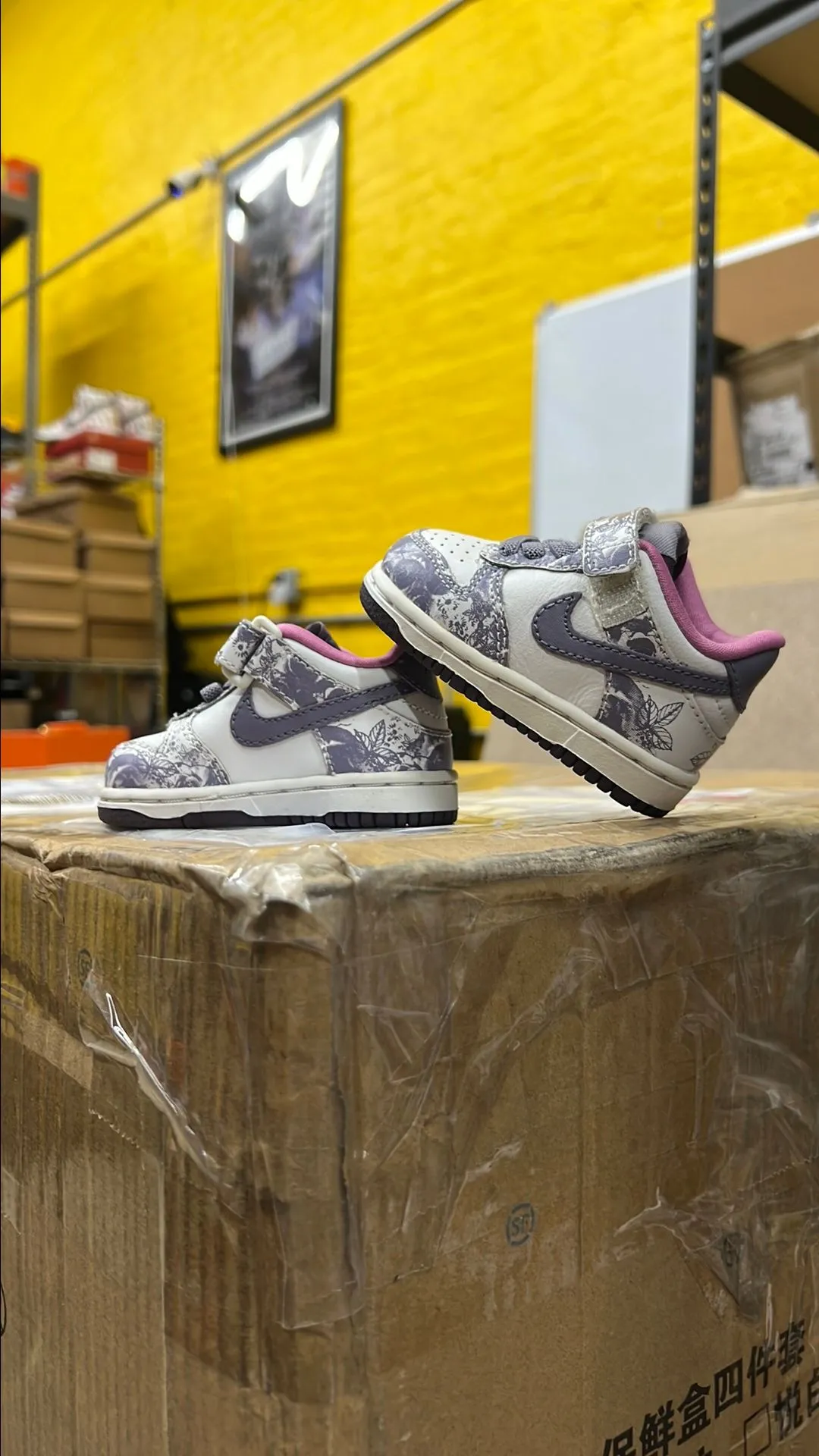 Product image for 2007 NIKE DUNK LOW 'FLORAL PRINT' SIZE 2.5C BRAND NEW