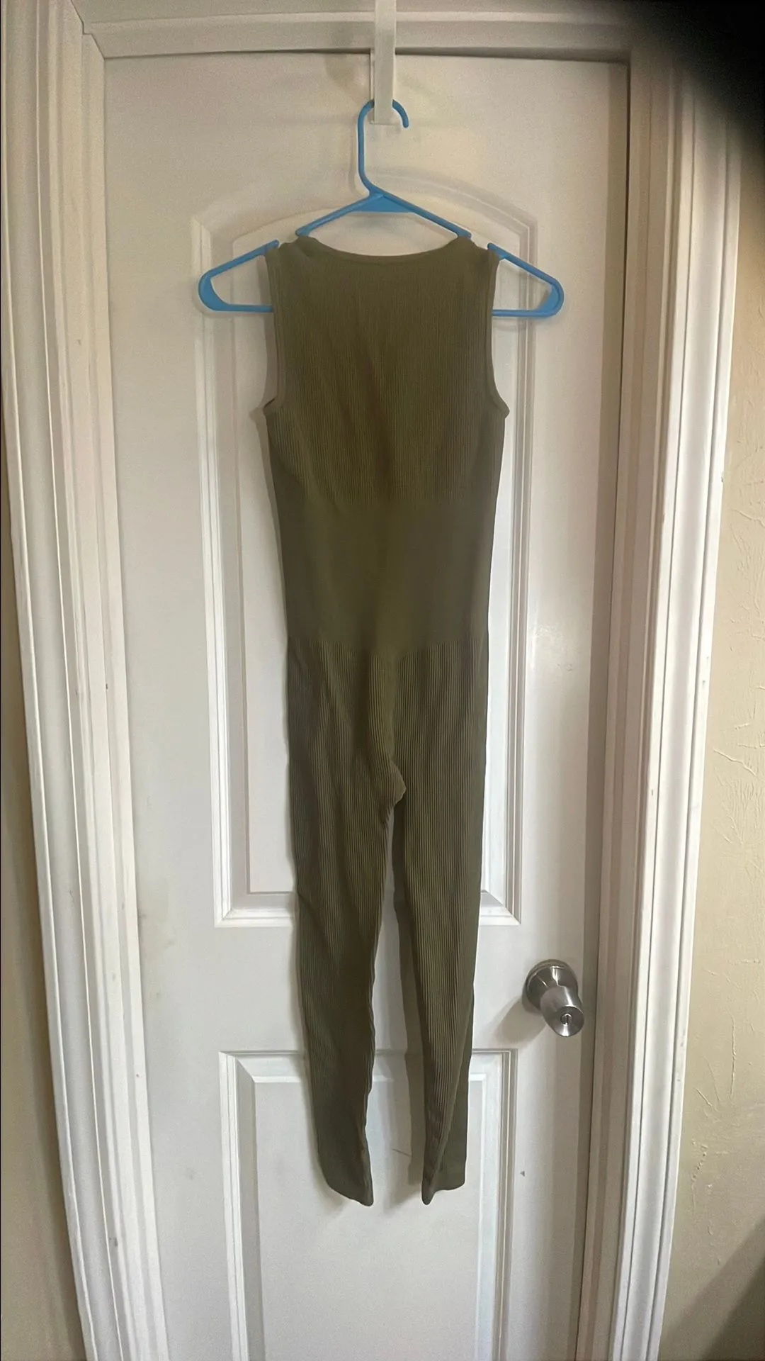Listing Image Blurred Background