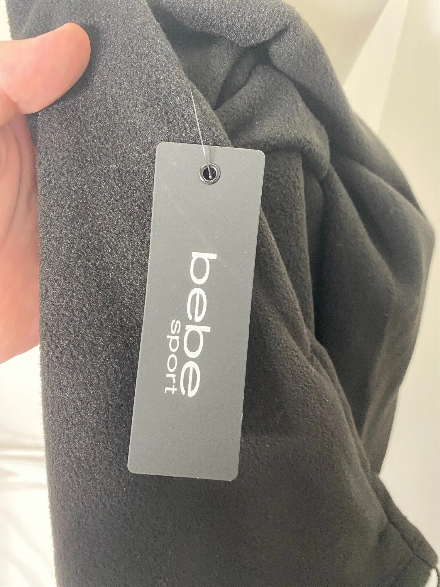 Listing Image Blurred Background