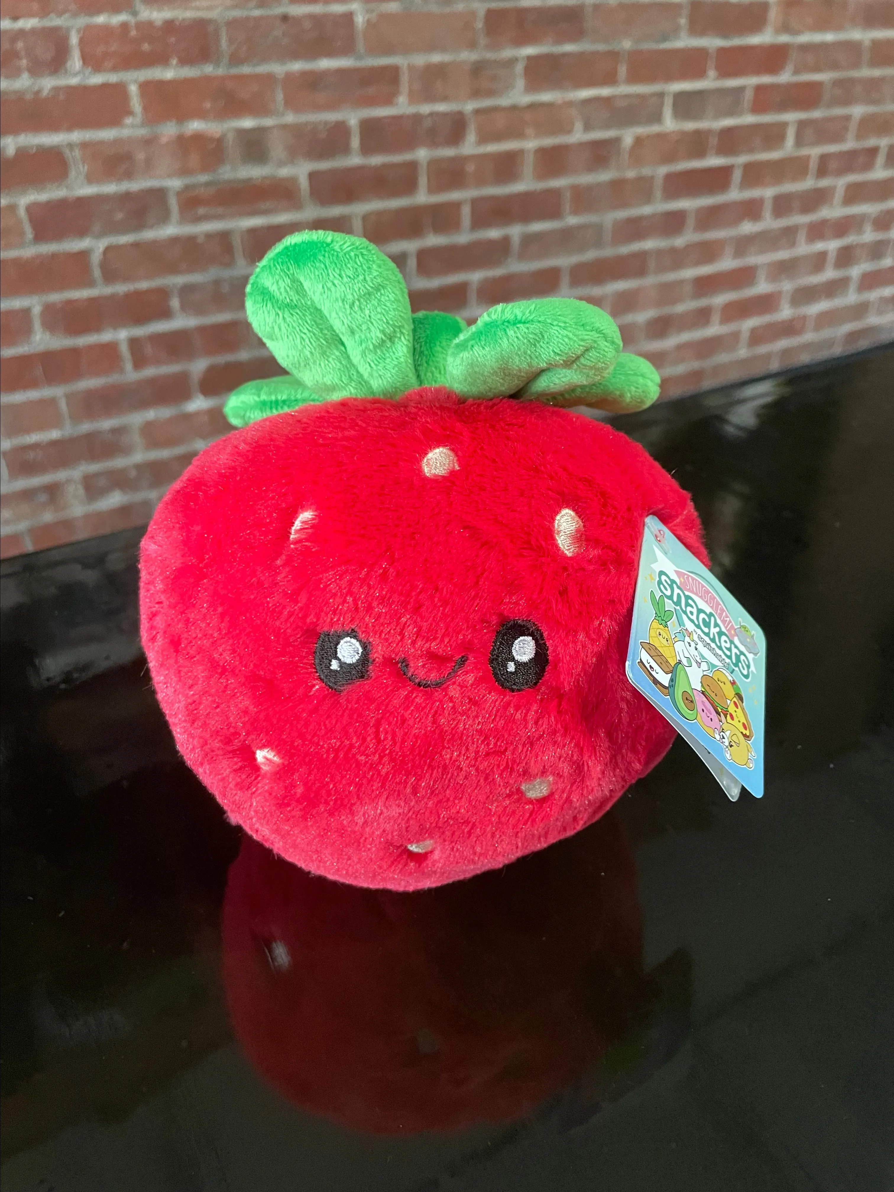 Product image for (Squishable Snacker) Strawberry