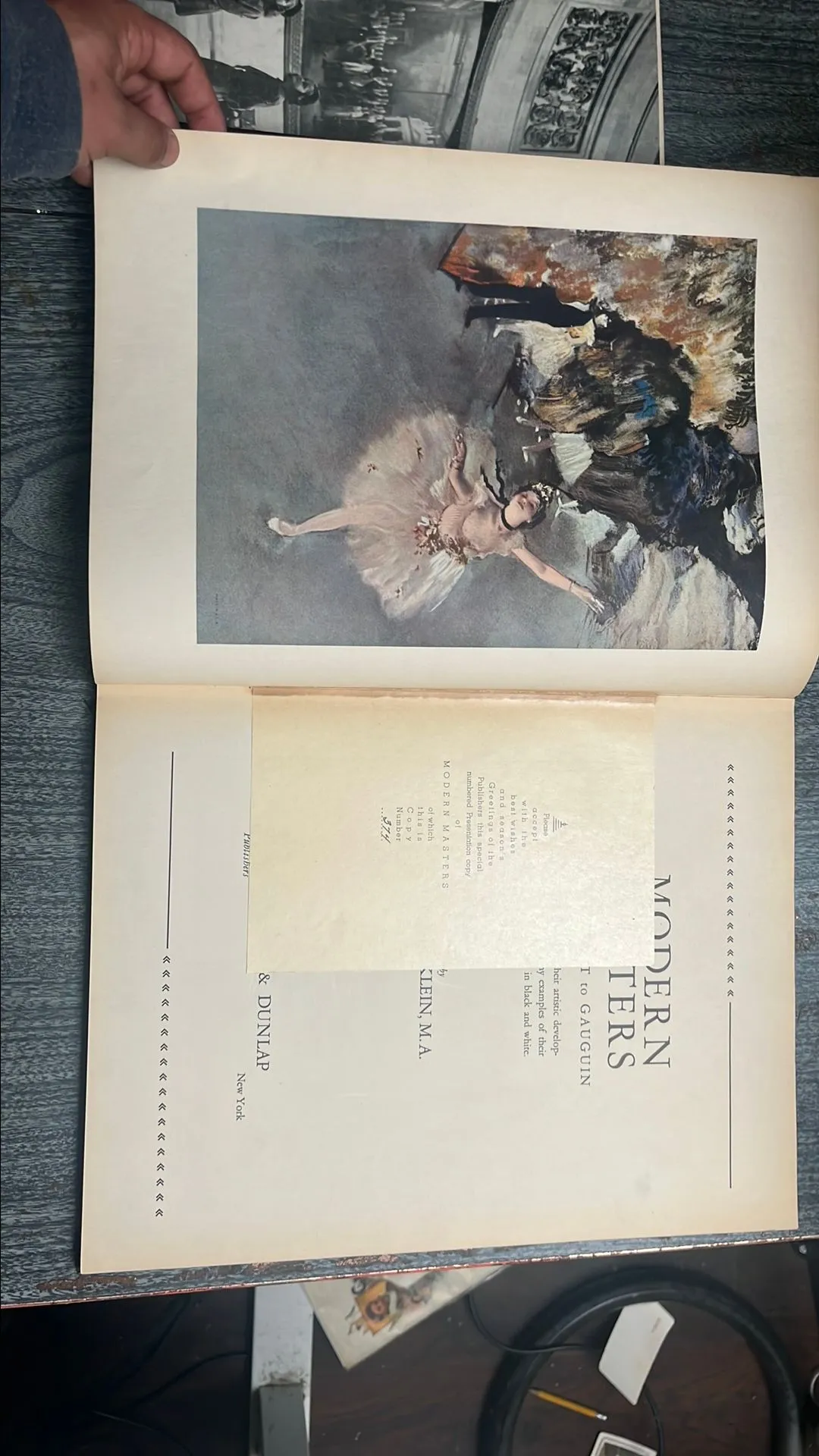 Listing Image Blurred Background