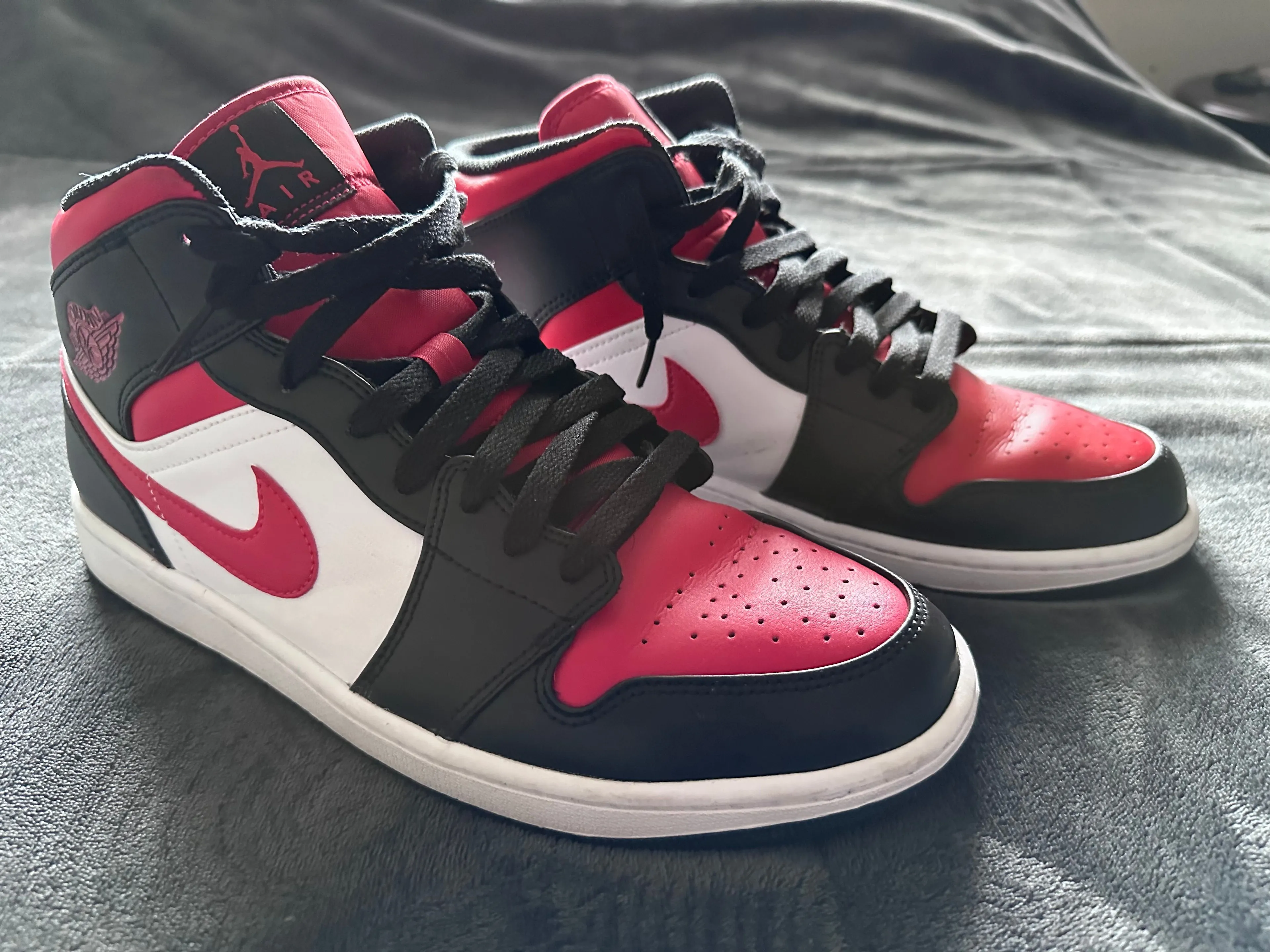 Product image for Air Jordan 1 Mid Bred toe