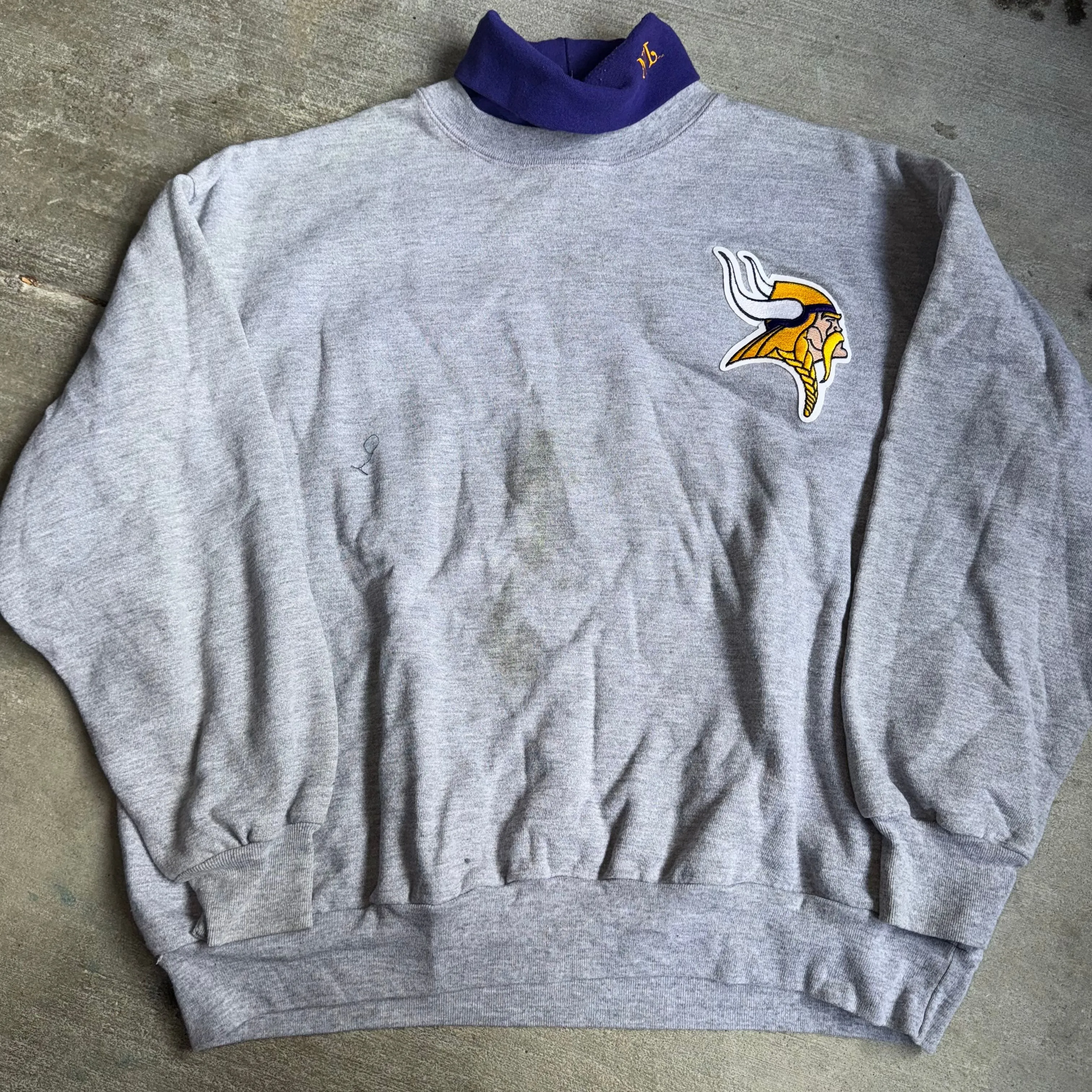 Product image for #267 NFL Minnesota Vikings 90s Vintage Gray Crewneck Sweater