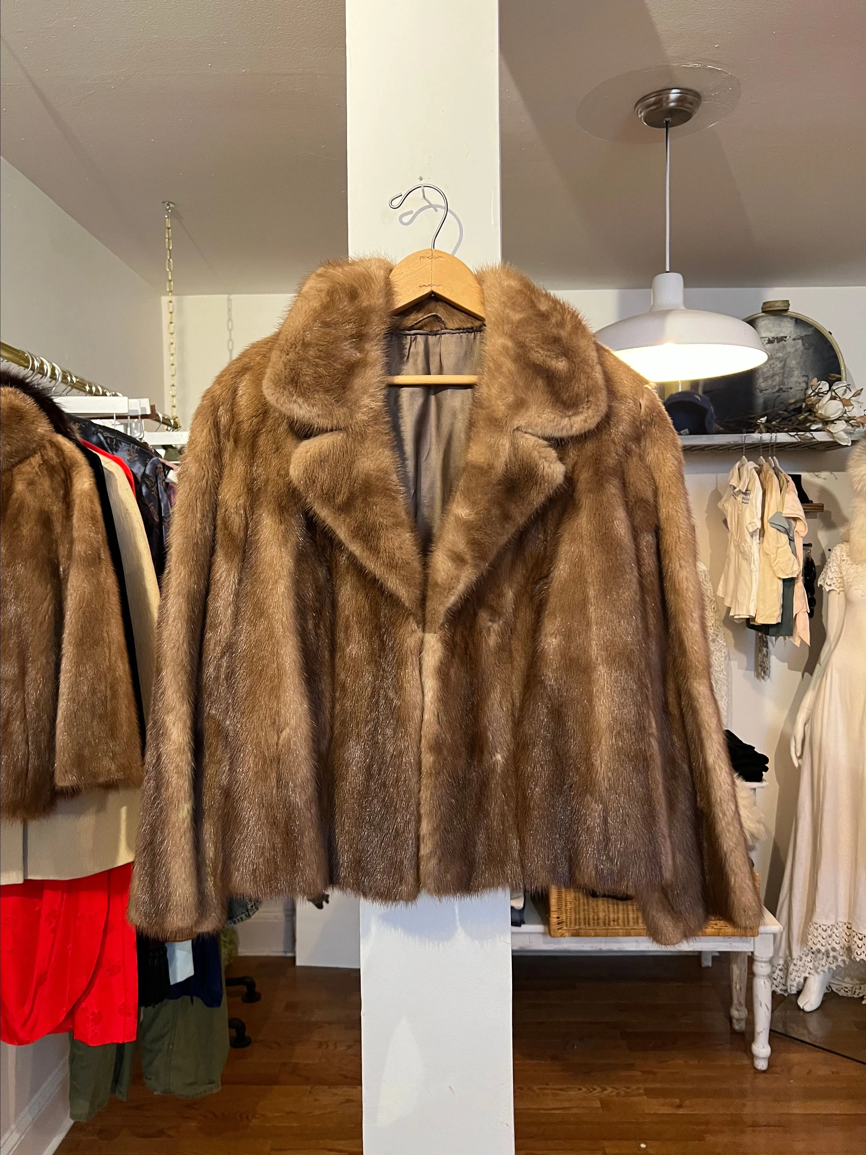 Product image for Light honey mink v blazer cut