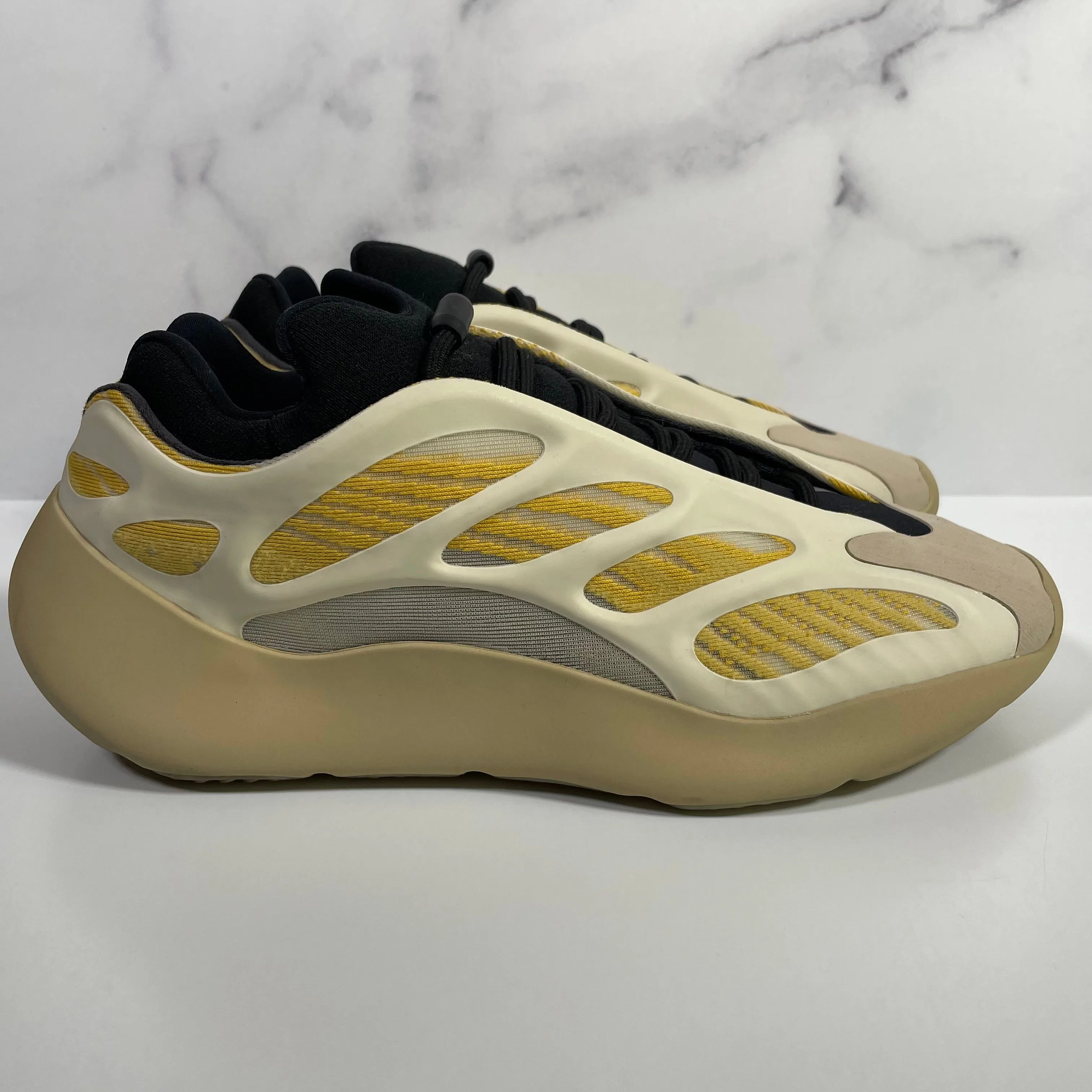 adidas gazelle silver green womens Yeezy 700 V3 “Mono Safflower” main image 0