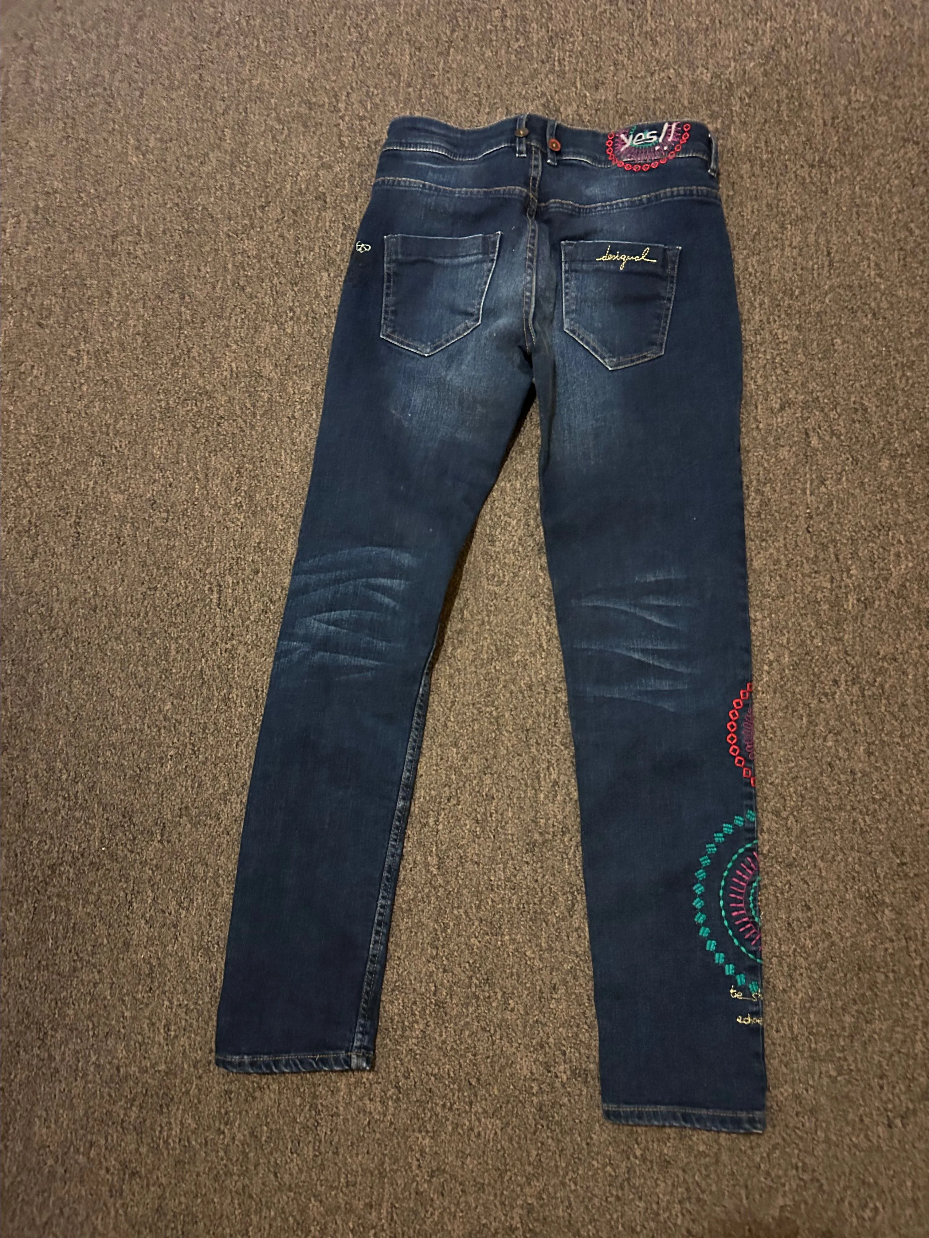 Listing Image Blurred Background