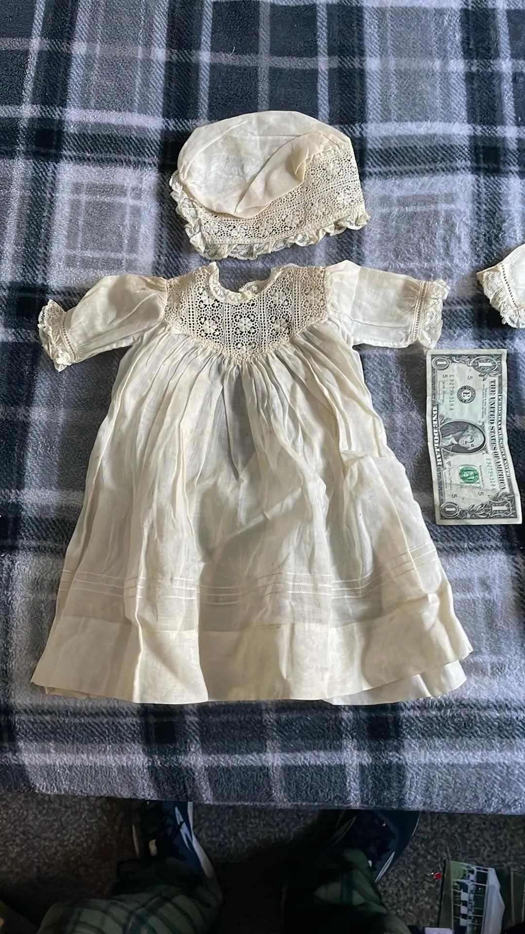 Product image for Set of Victorian bonnet and one dress