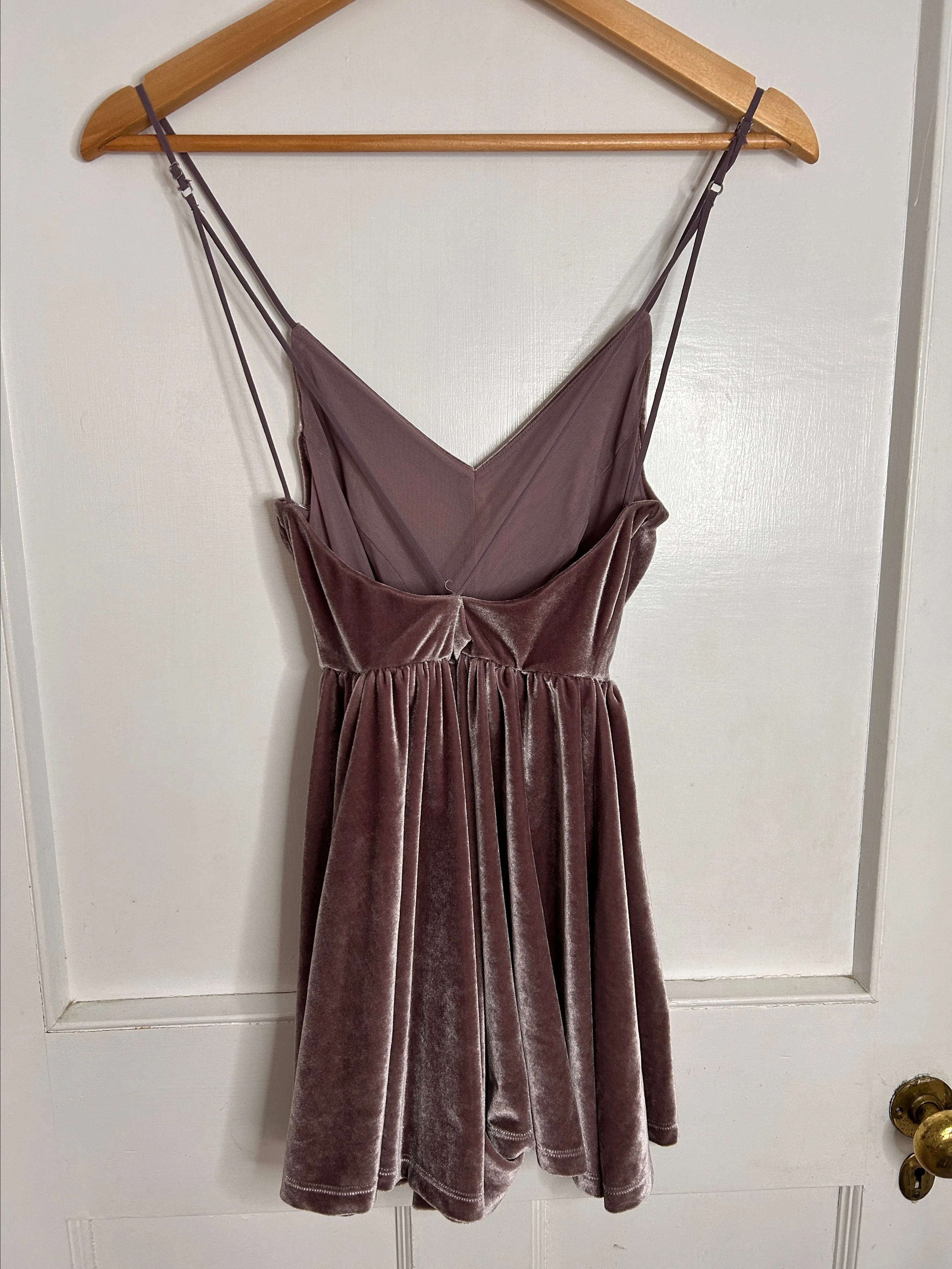 Listing Image Blurred Background