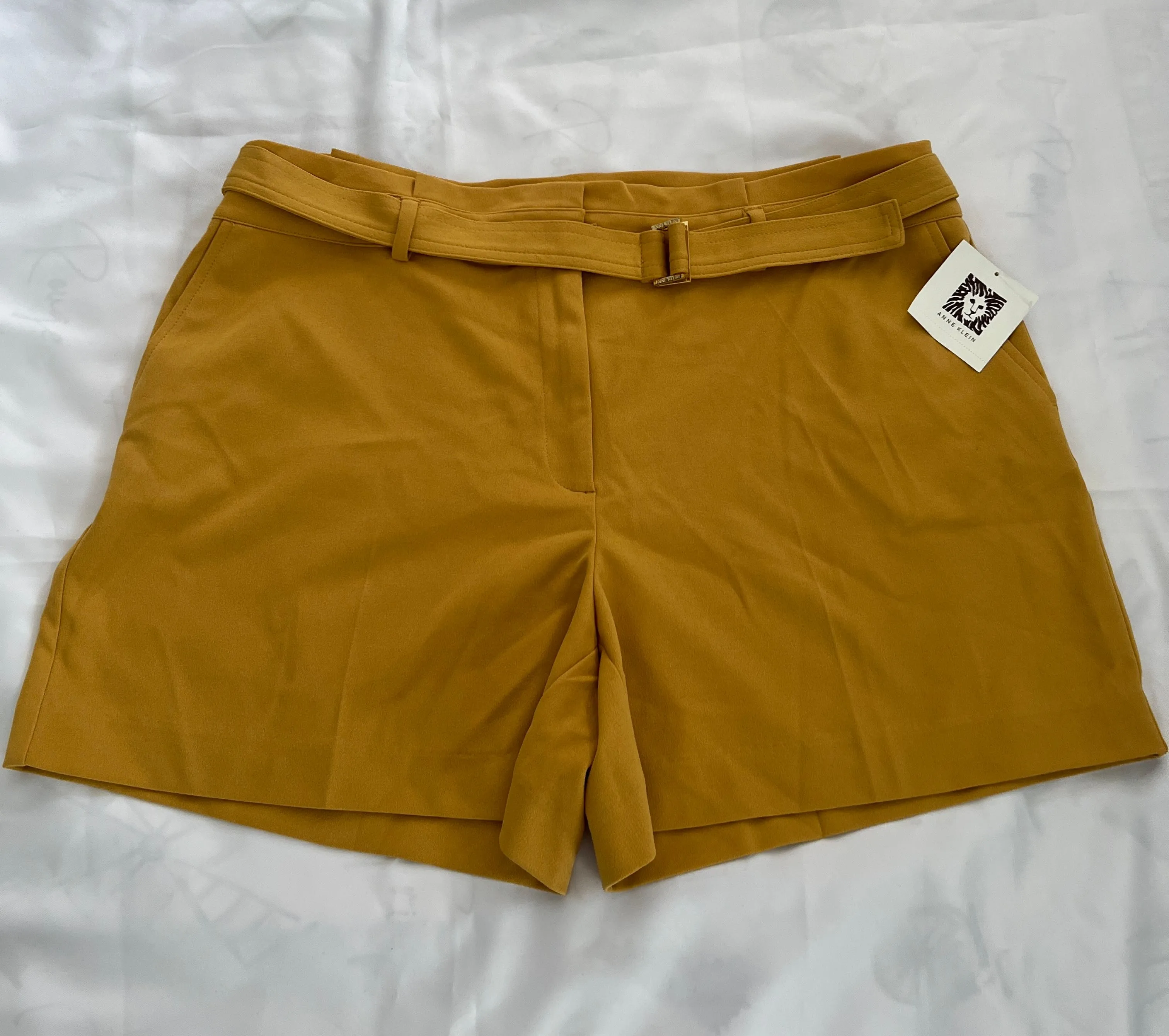 Product image for NWT  Ann Taylor Loft Womens Gold Linen/Cotton Belted Pleated Shorts Size 16