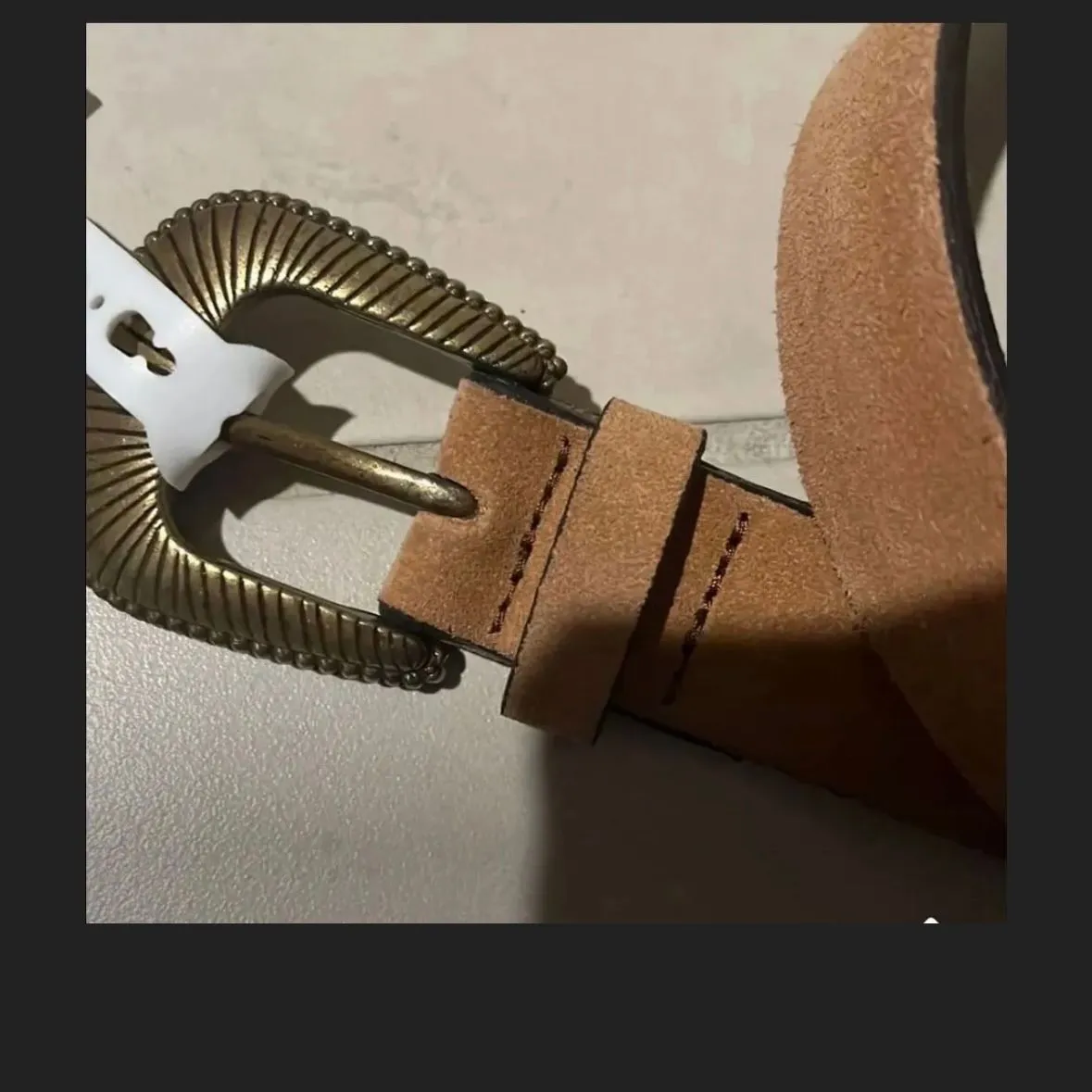 Listing Image Blurred Background